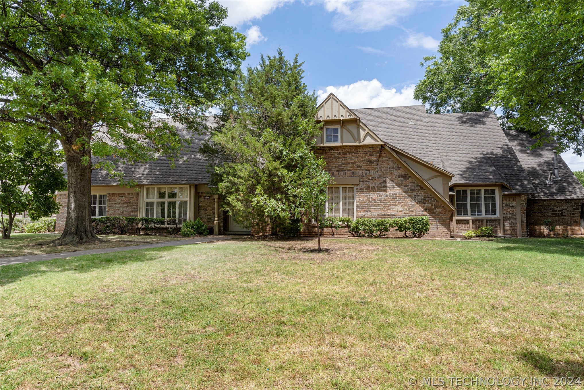 4717 S Atlanta Place Property Photo 8