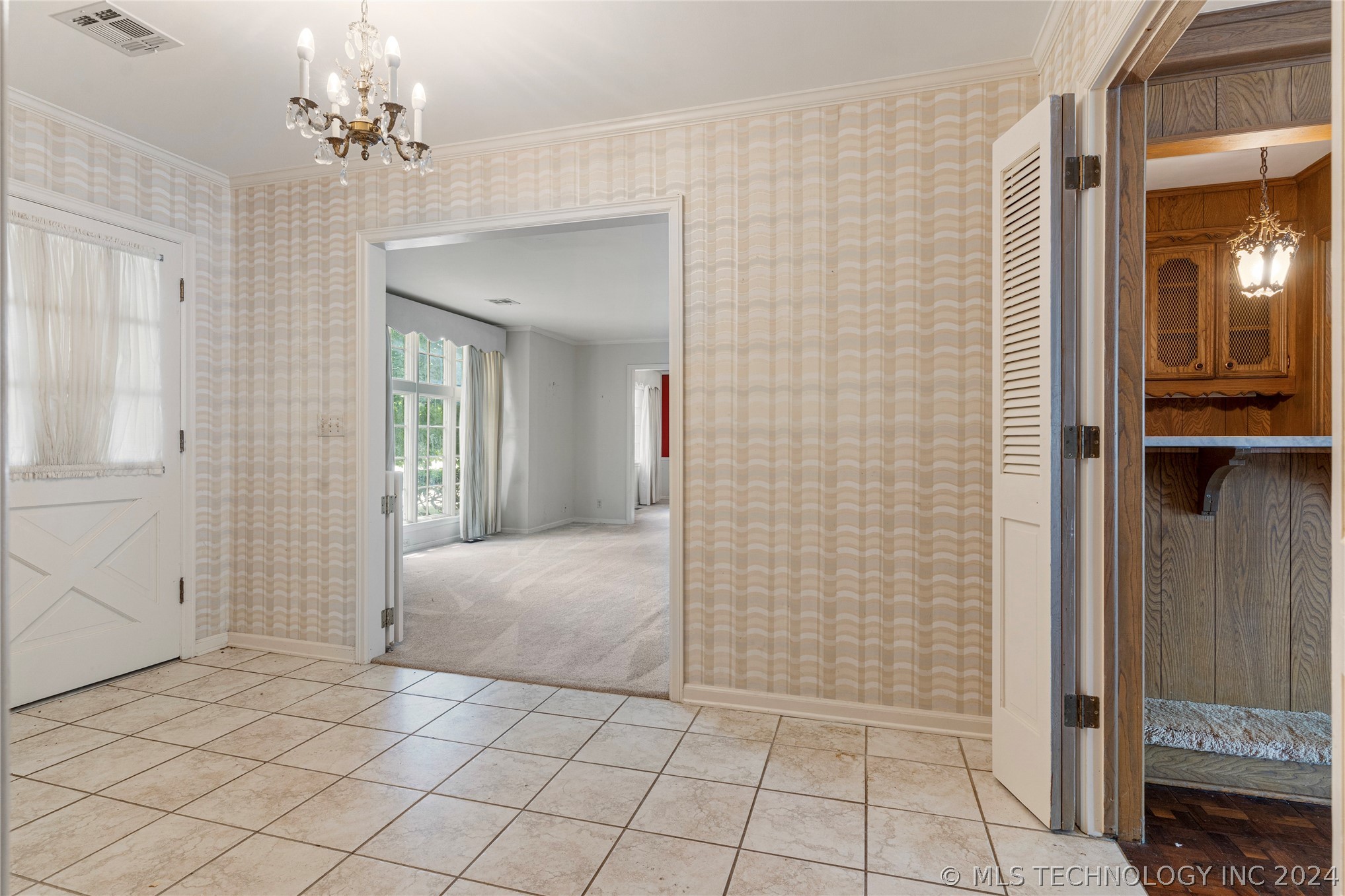 4717 S Atlanta Place Property Photo 10