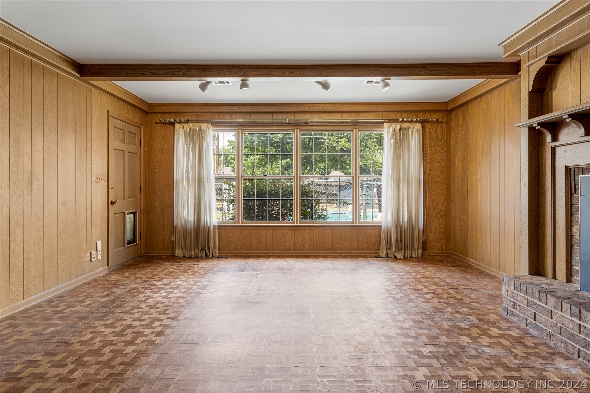 4717 S Atlanta Place Property Photo 13
