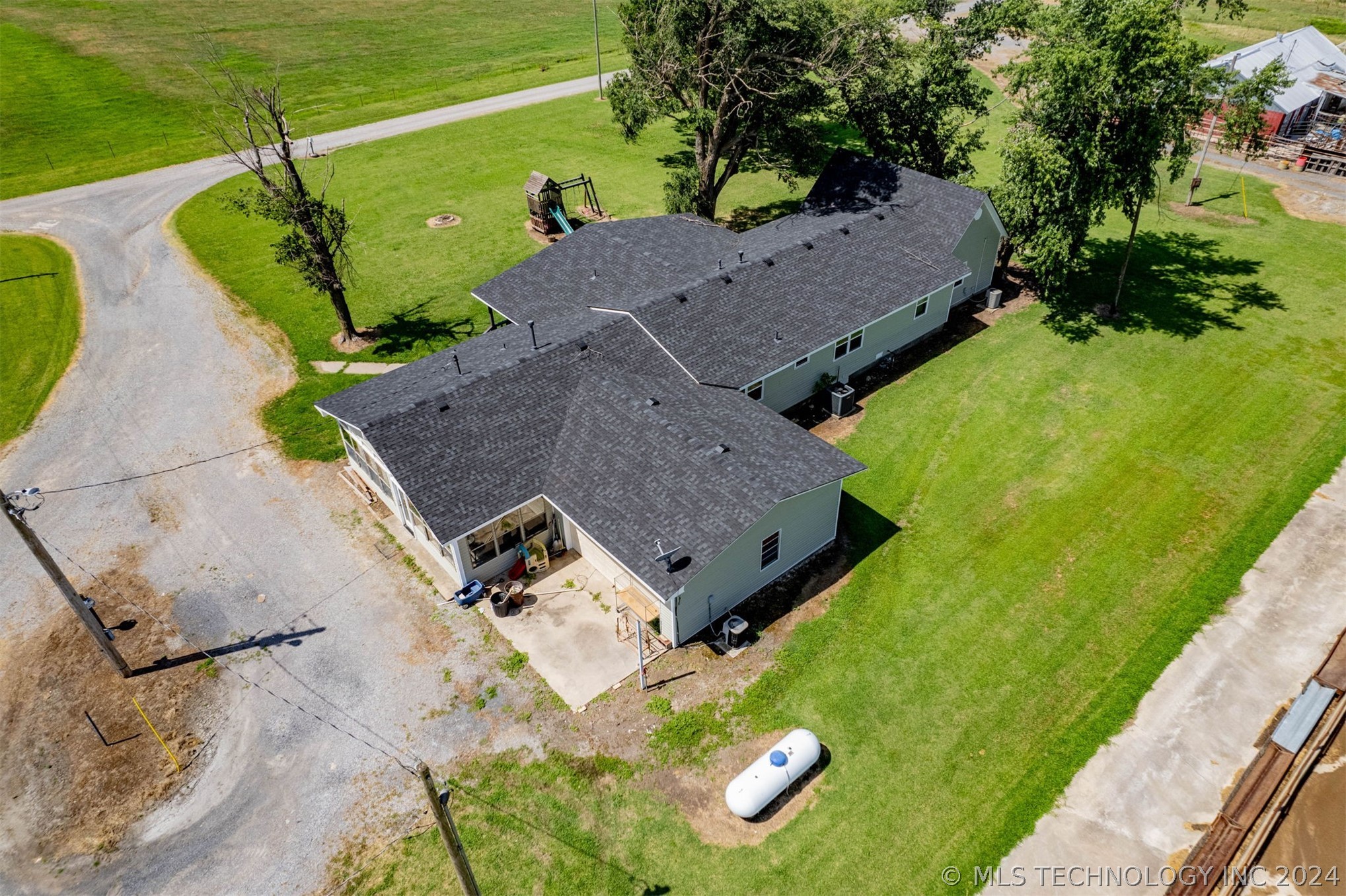 26315 E 680 Road Property Photo 27