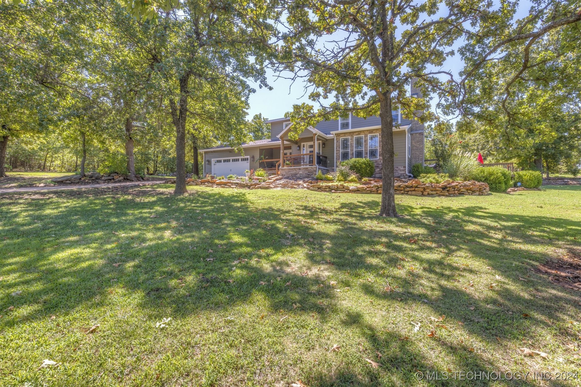 807 Bayshore Drive Property Photo 2