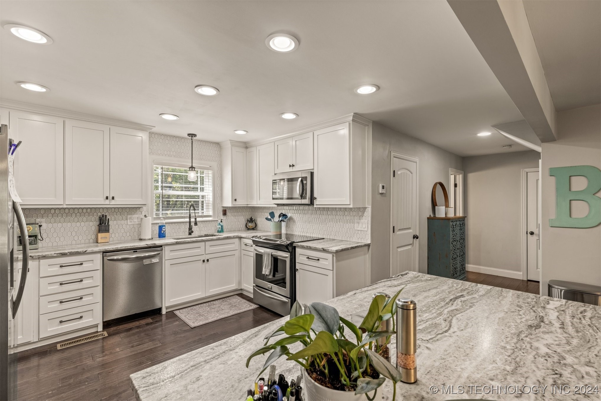 807 Bayshore Drive Property Photo 14