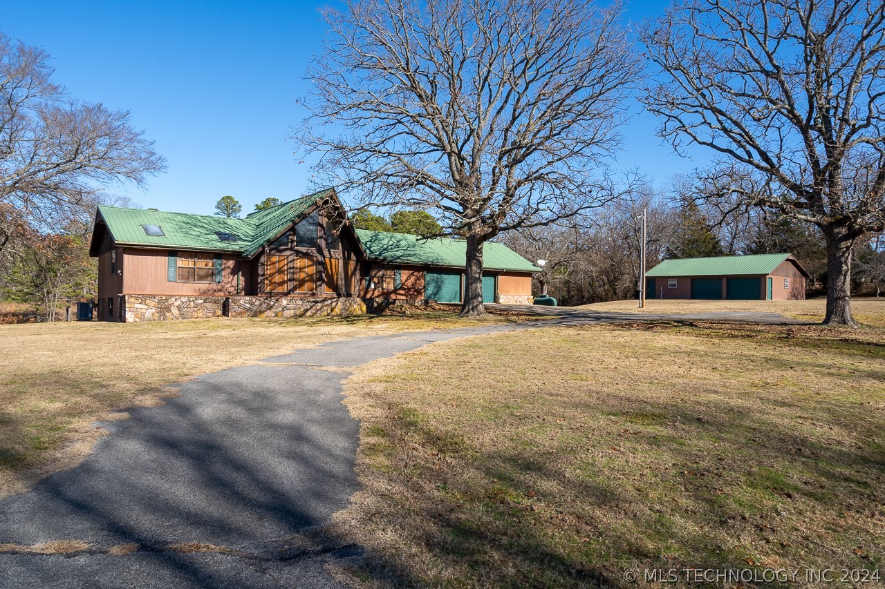 7270 E 454 Road Property Photo 2