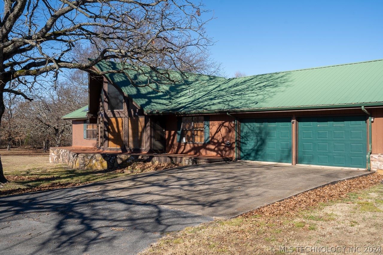 7270 E 454 Road Property Photo 4