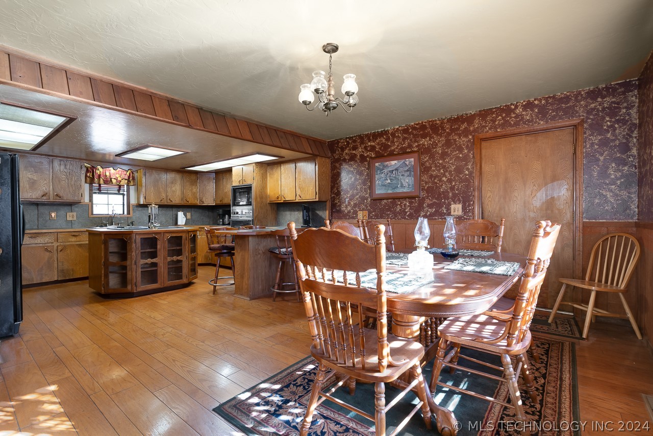 7270 E 454 Road Property Photo 12