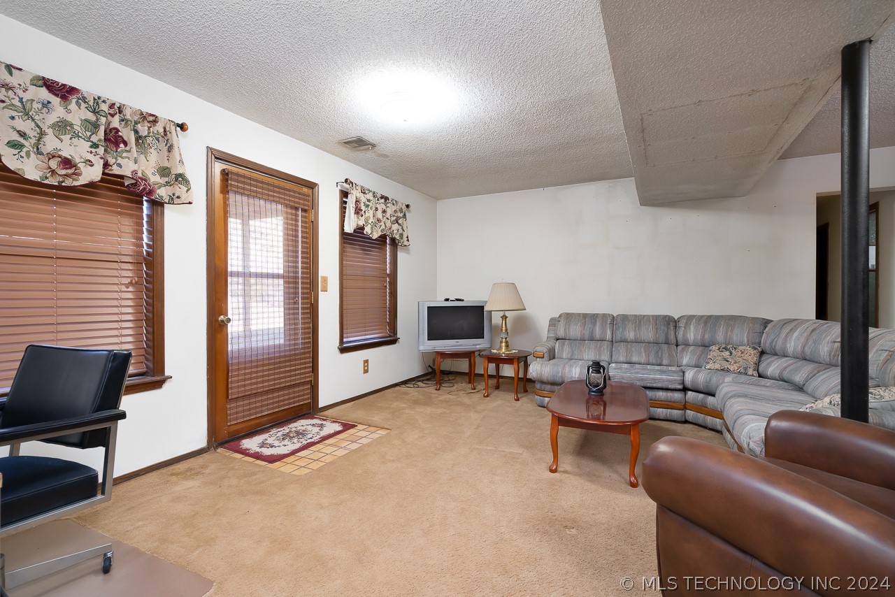 7270 E 454 Road Property Photo 19