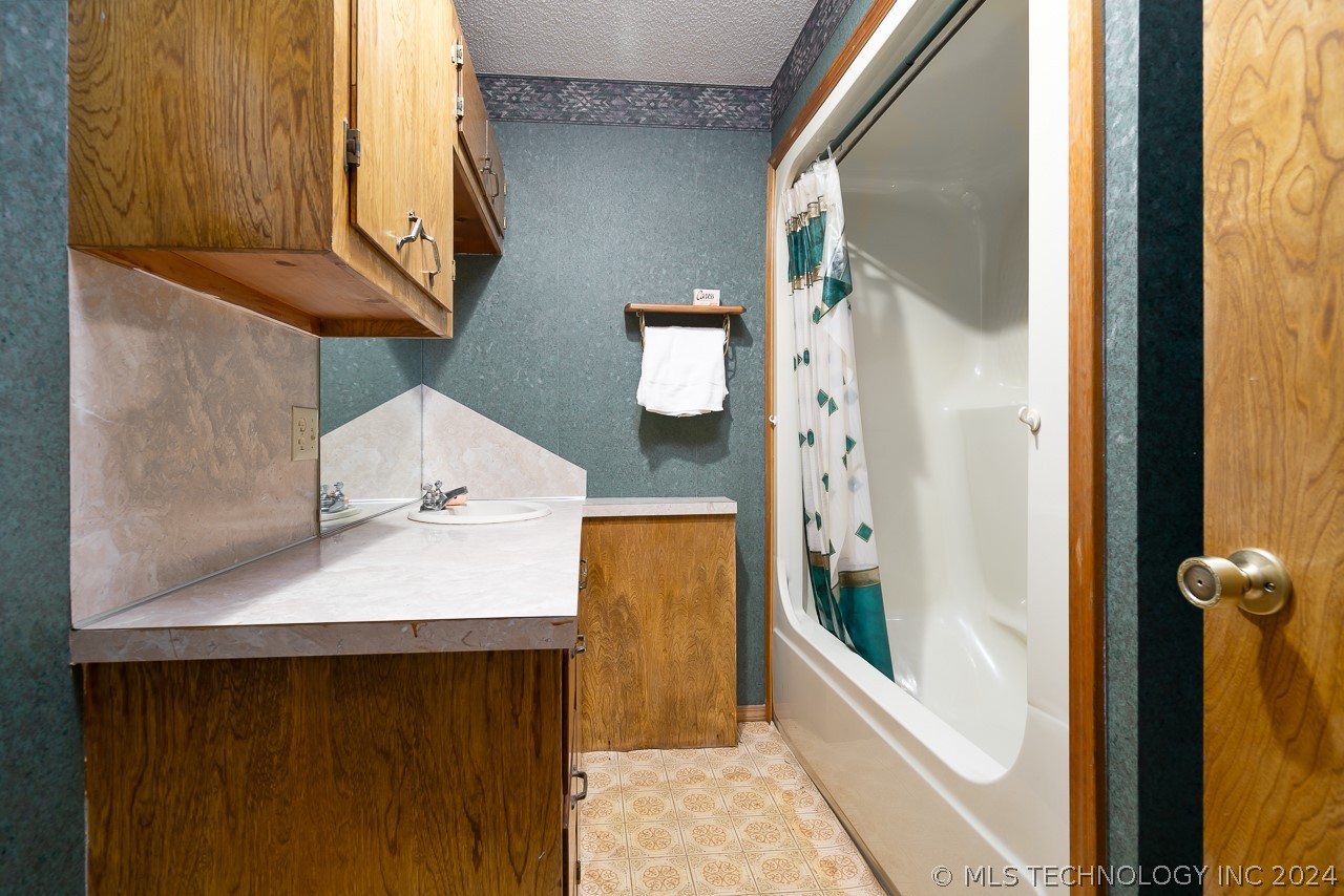 7270 E 454 Road Property Photo 24