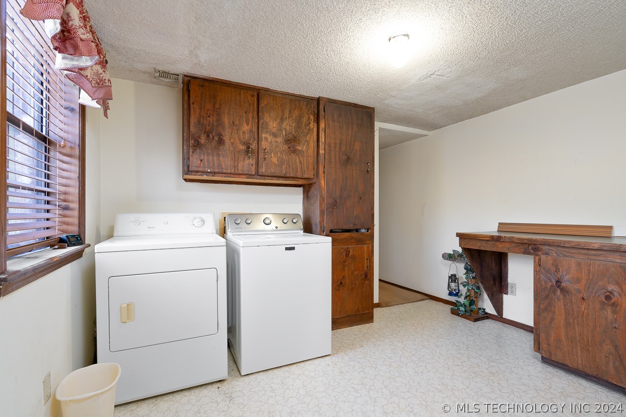 7270 E 454 Road Property Photo 25