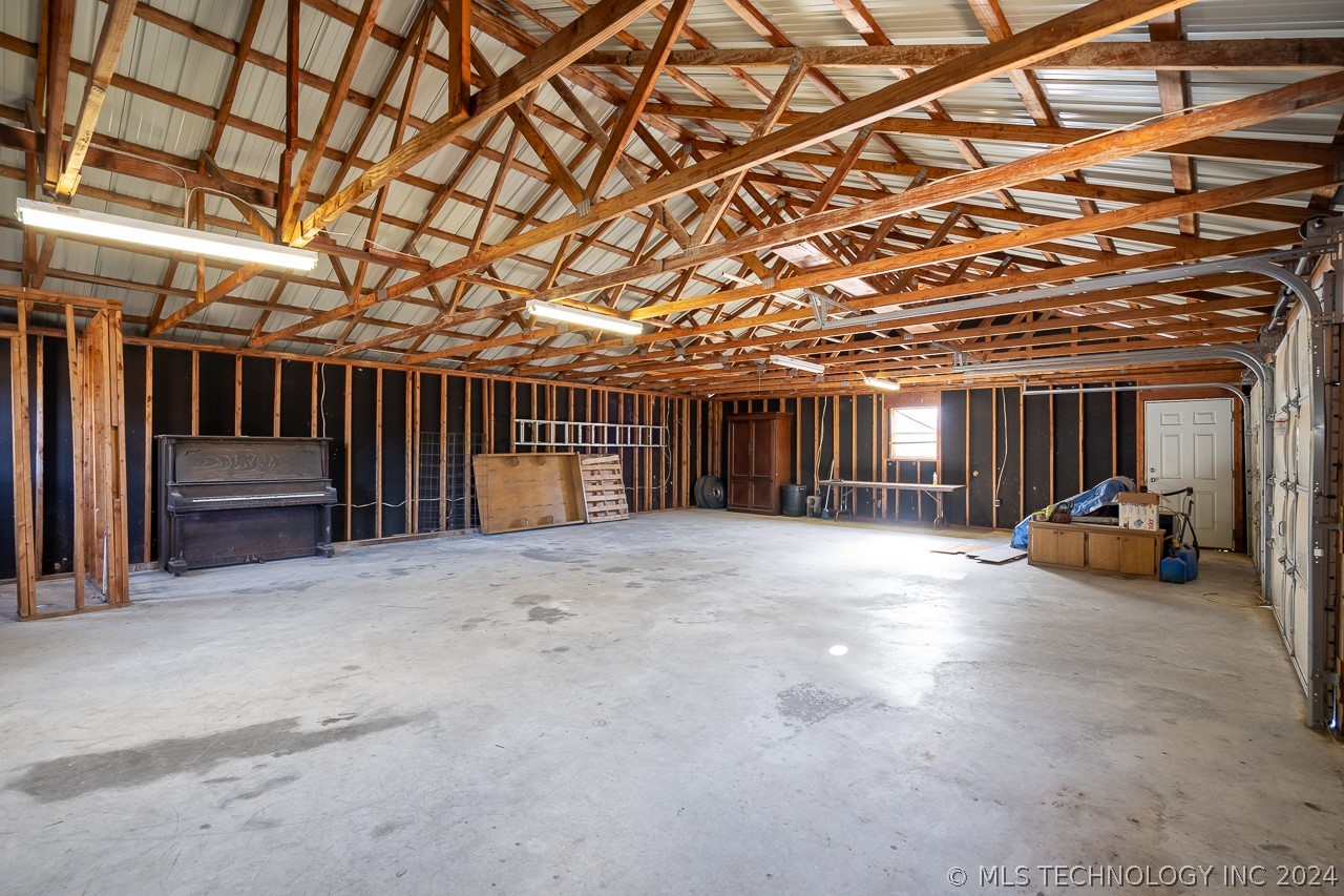 7270 E 454 Road Property Photo 37