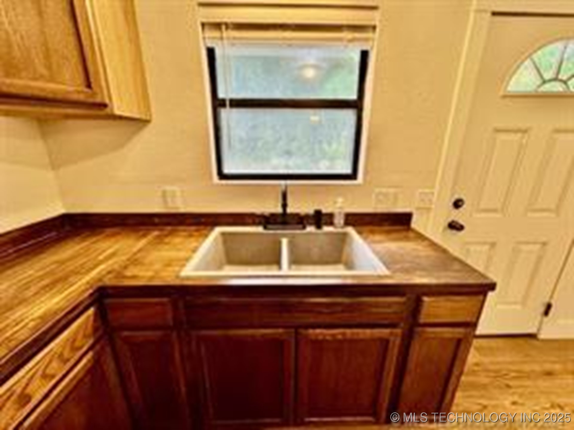 410948 E 1180 Road Property Photo 18