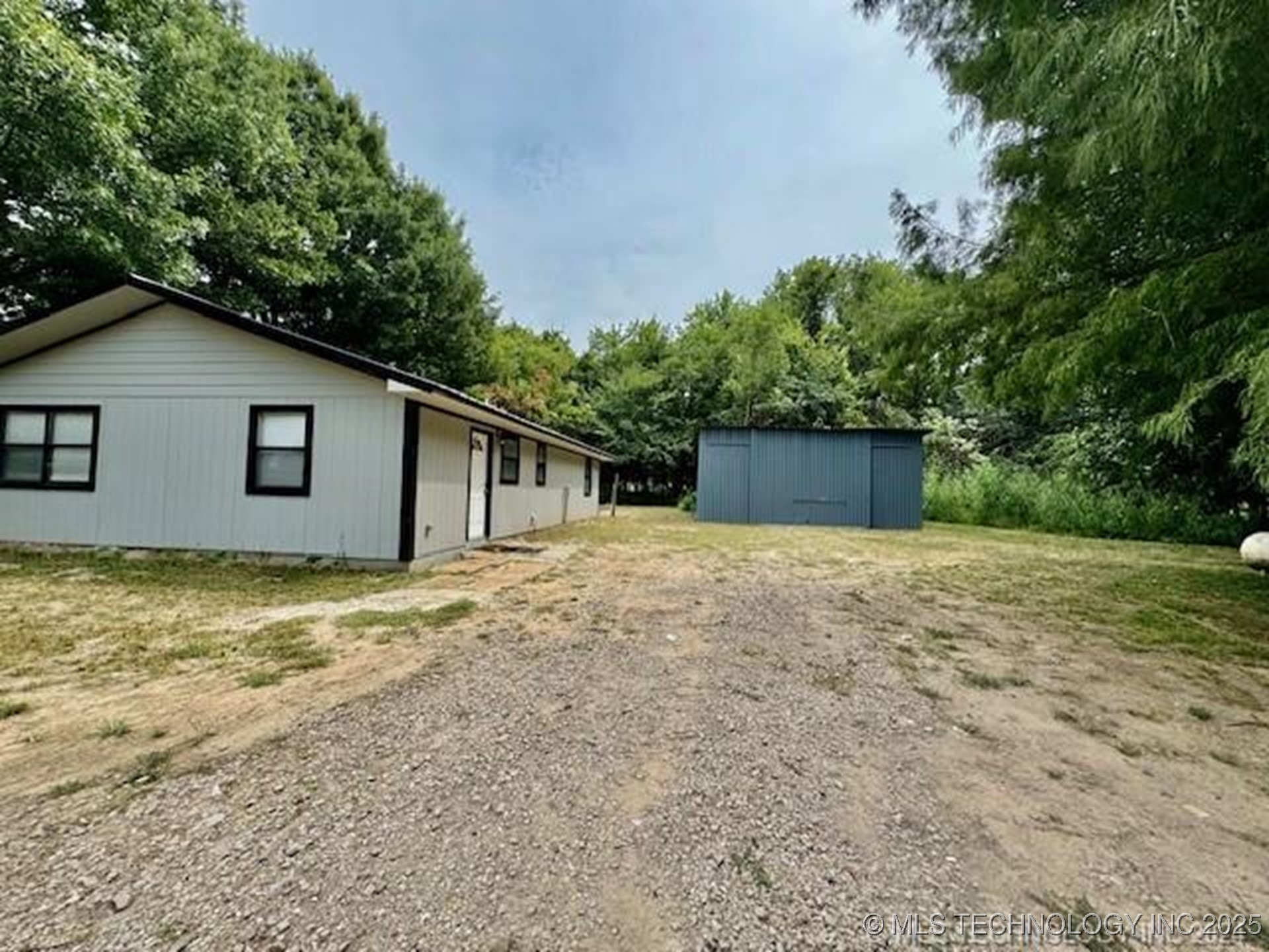 410948 E 1180 Road Property Photo 40