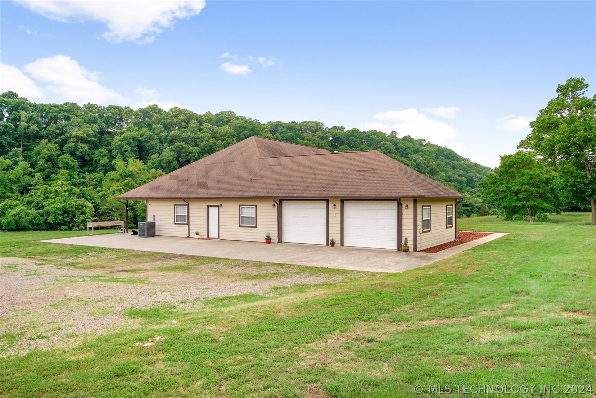 26096 S 600 Road Property Photo 3