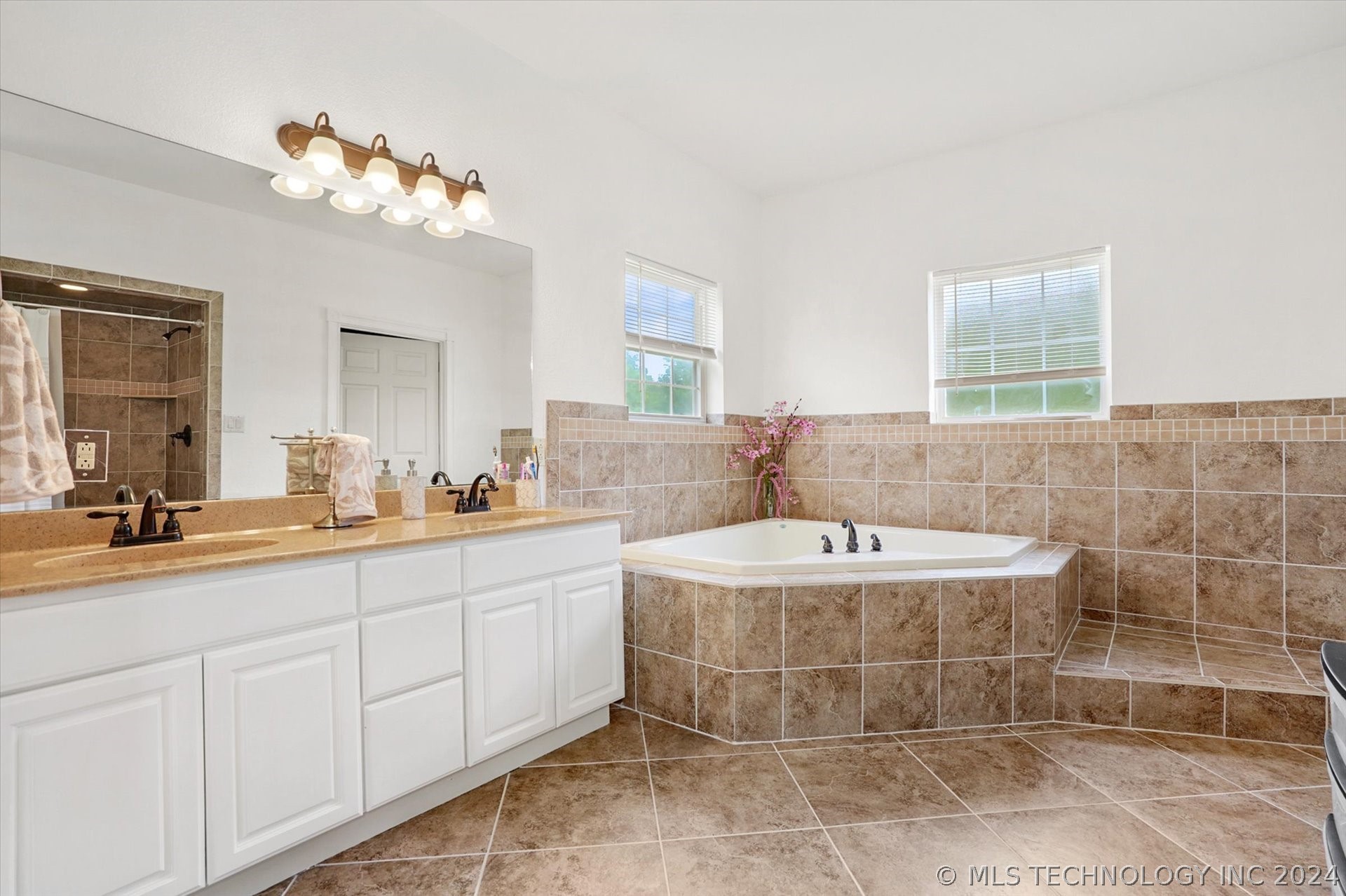 26096 S 600 Road Property Photo 22