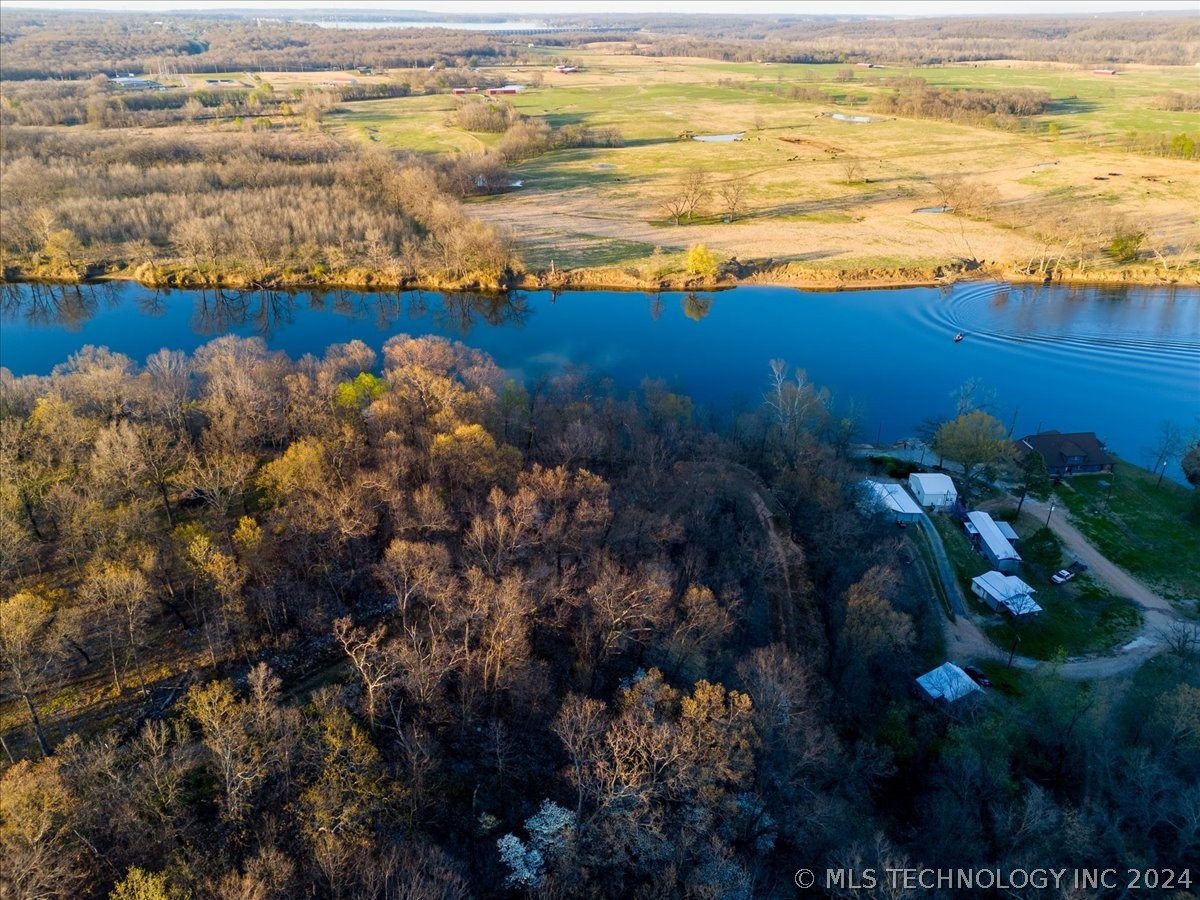 9207 N 447 Road Property Photo 2