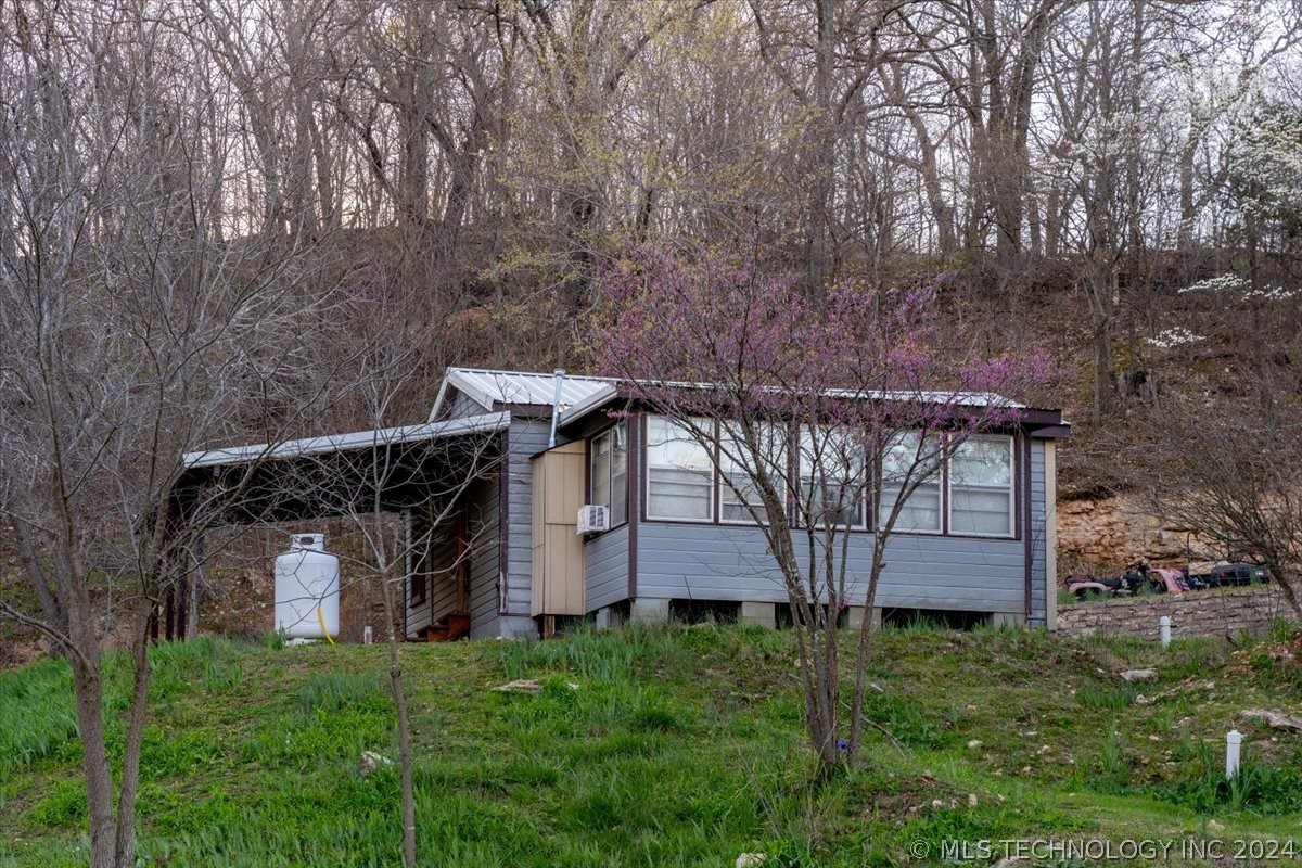 9207 N 447 Road Property Photo 8