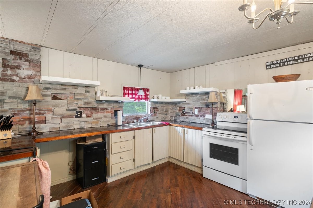 9207 N 447 Road Property Photo 24