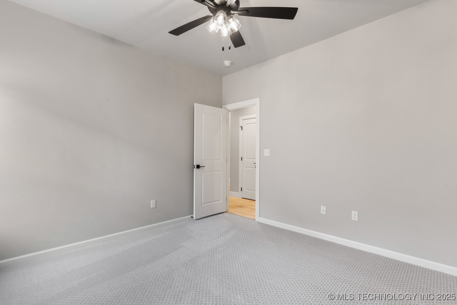 794 E 148th Place S Property Photo 8