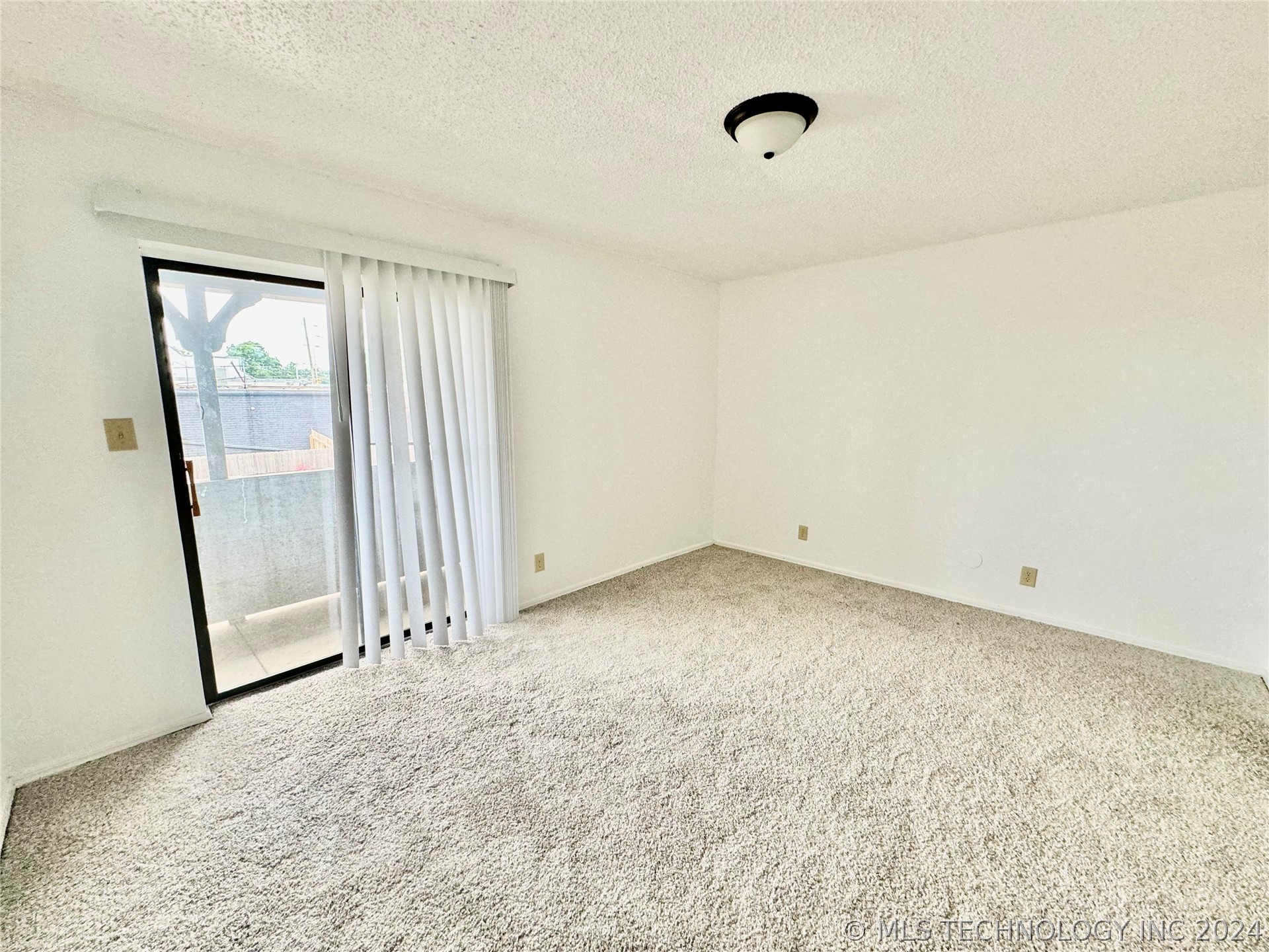 9031 S Delaware Avenue 703 Property Photo 7