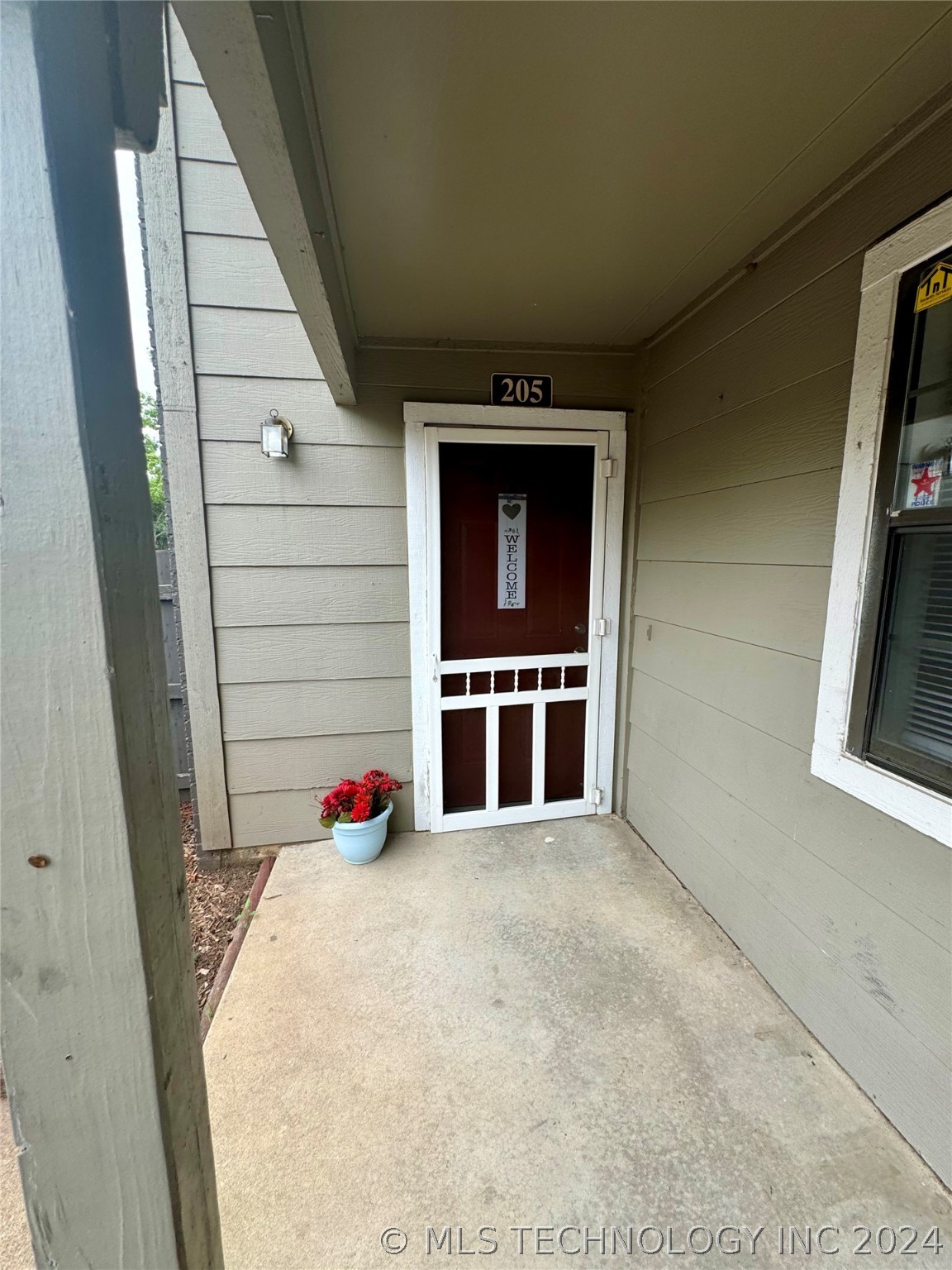 9005 S Delaware Avenue 205 Property Photo 1