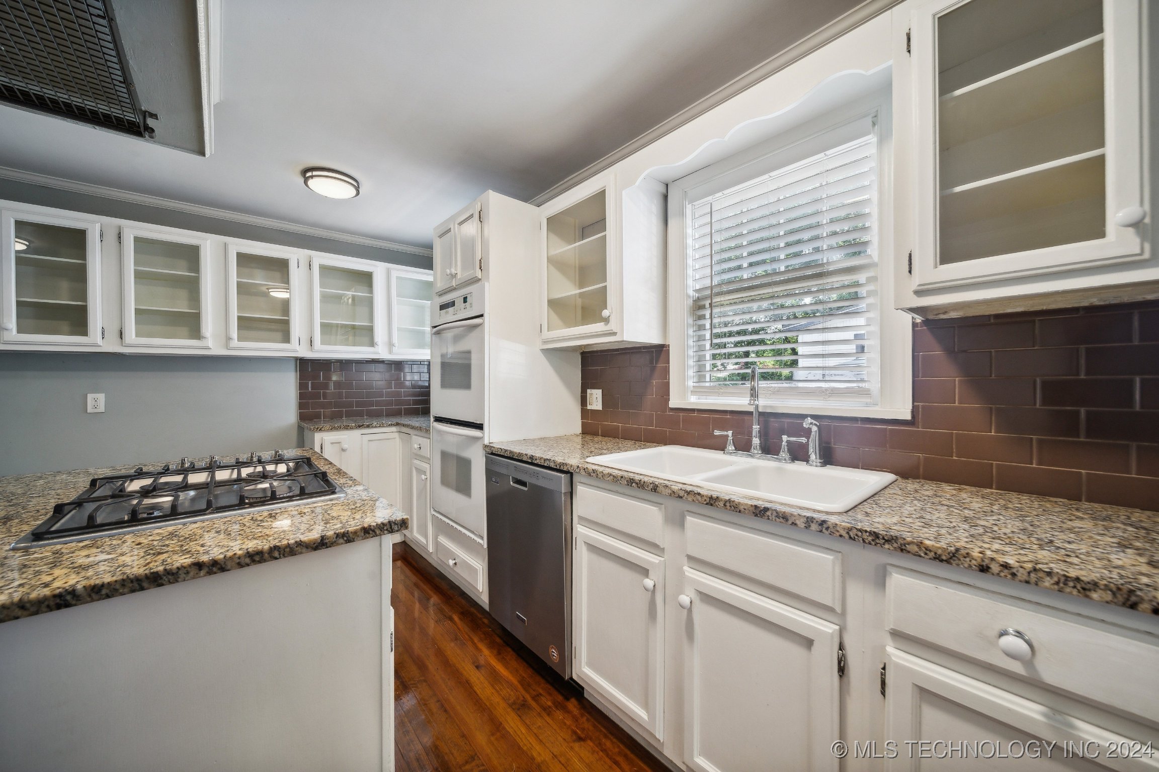 1232 S Atlanta Place Property Photo 12
