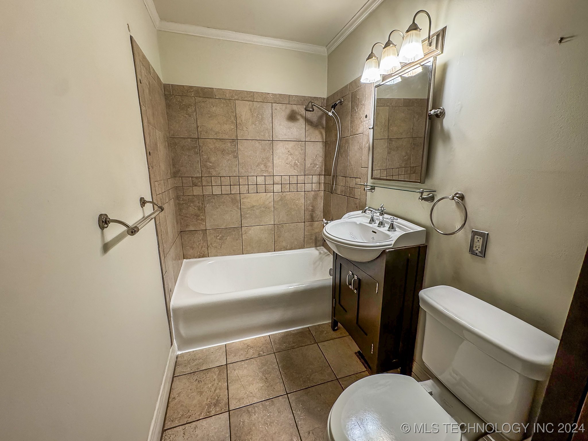 1232 S Atlanta Place Property Photo 18
