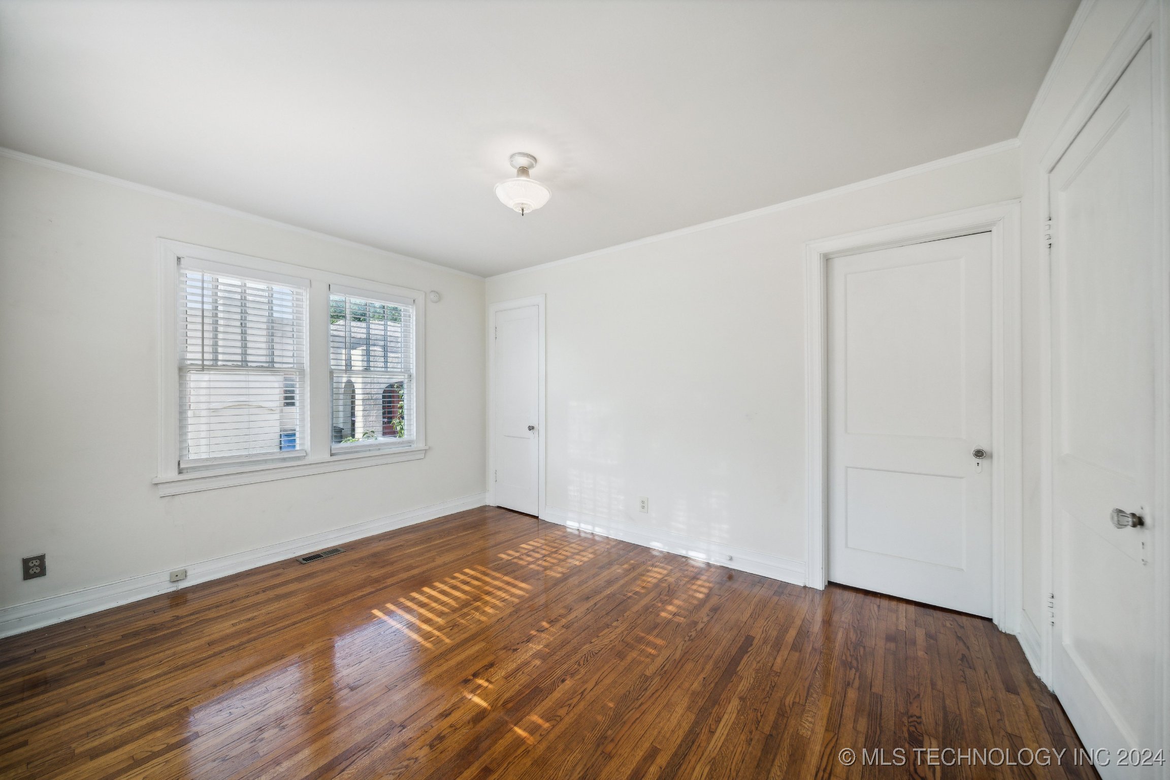 1232 S Atlanta Place Property Photo 20