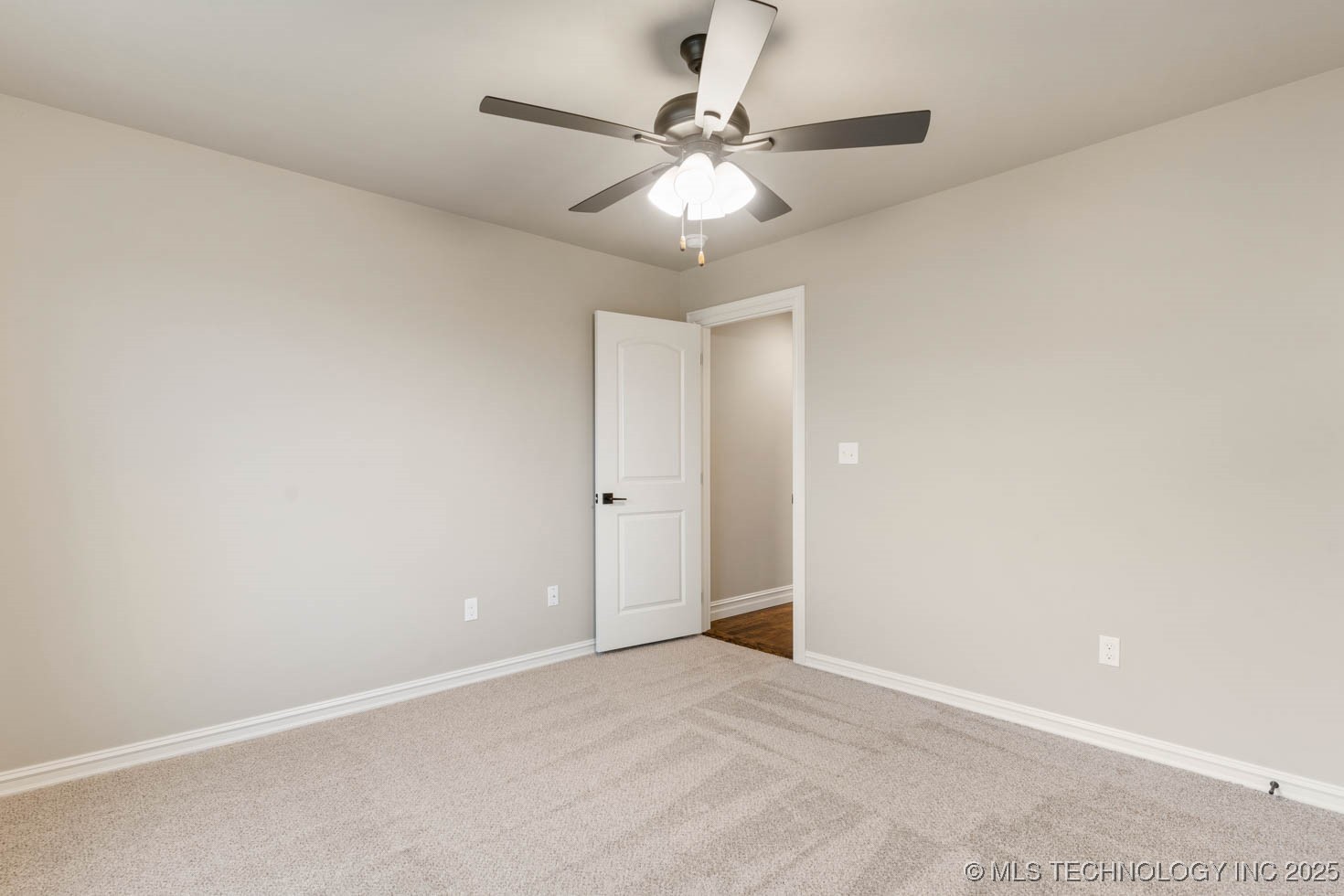 5117 E 175th Place S Property Photo 8