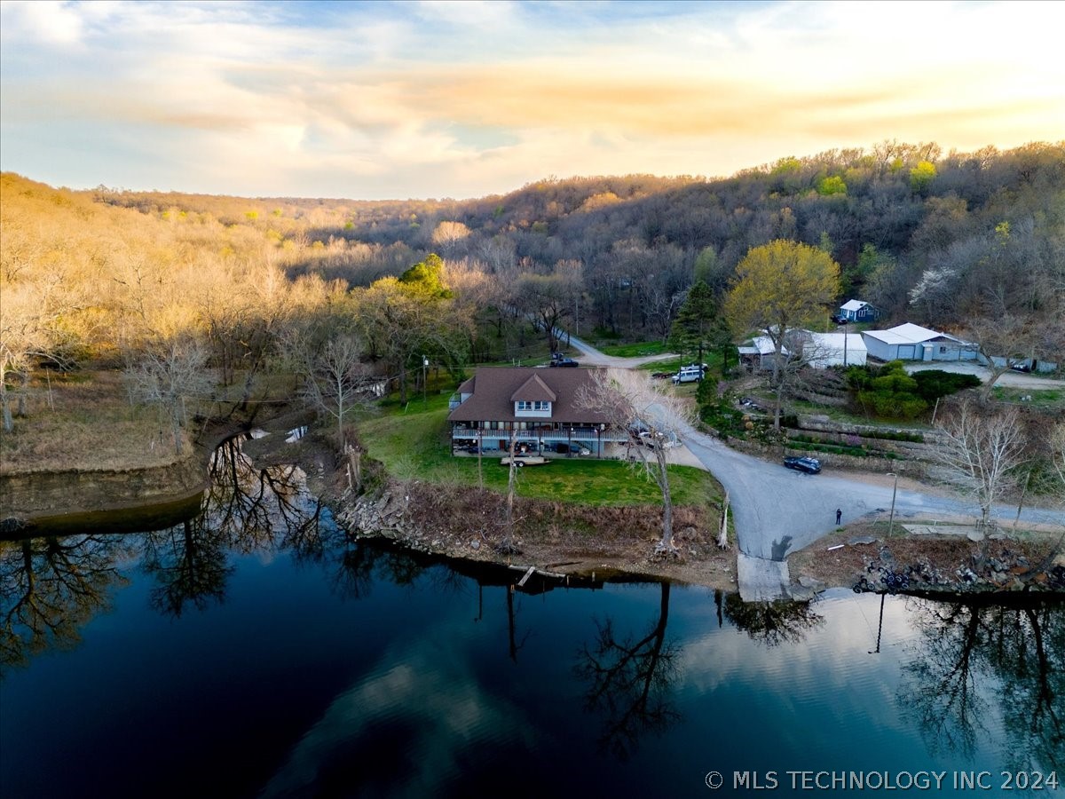 9212 N 447 Road Property Photo 2