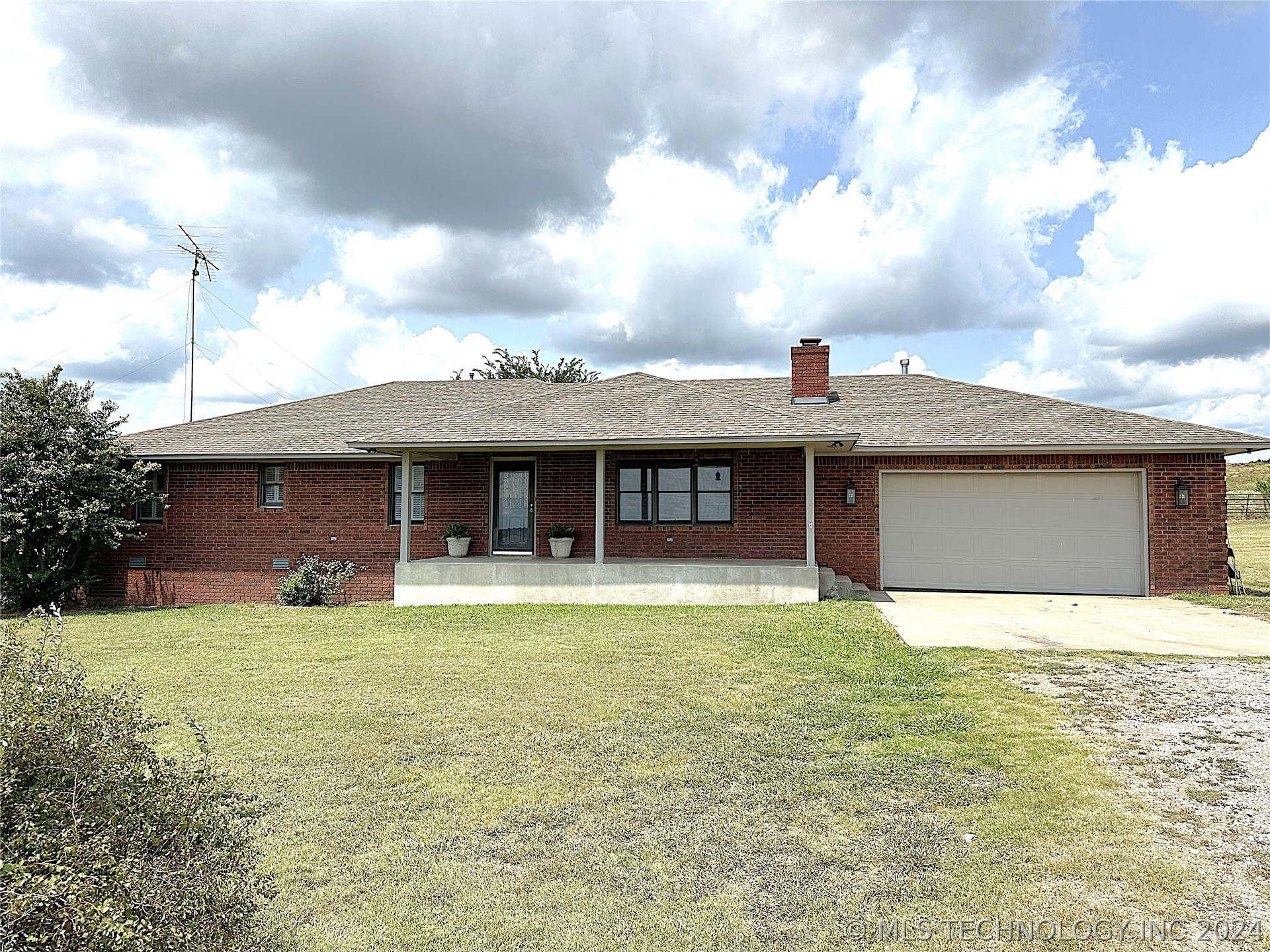 986 Cisco Road Property Photo 1