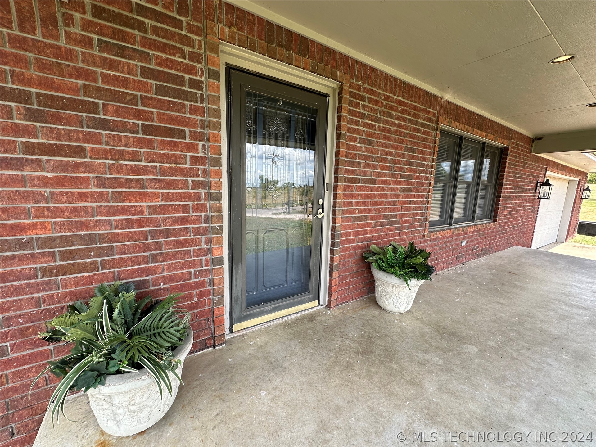 986 Cisco Road Property Photo 2