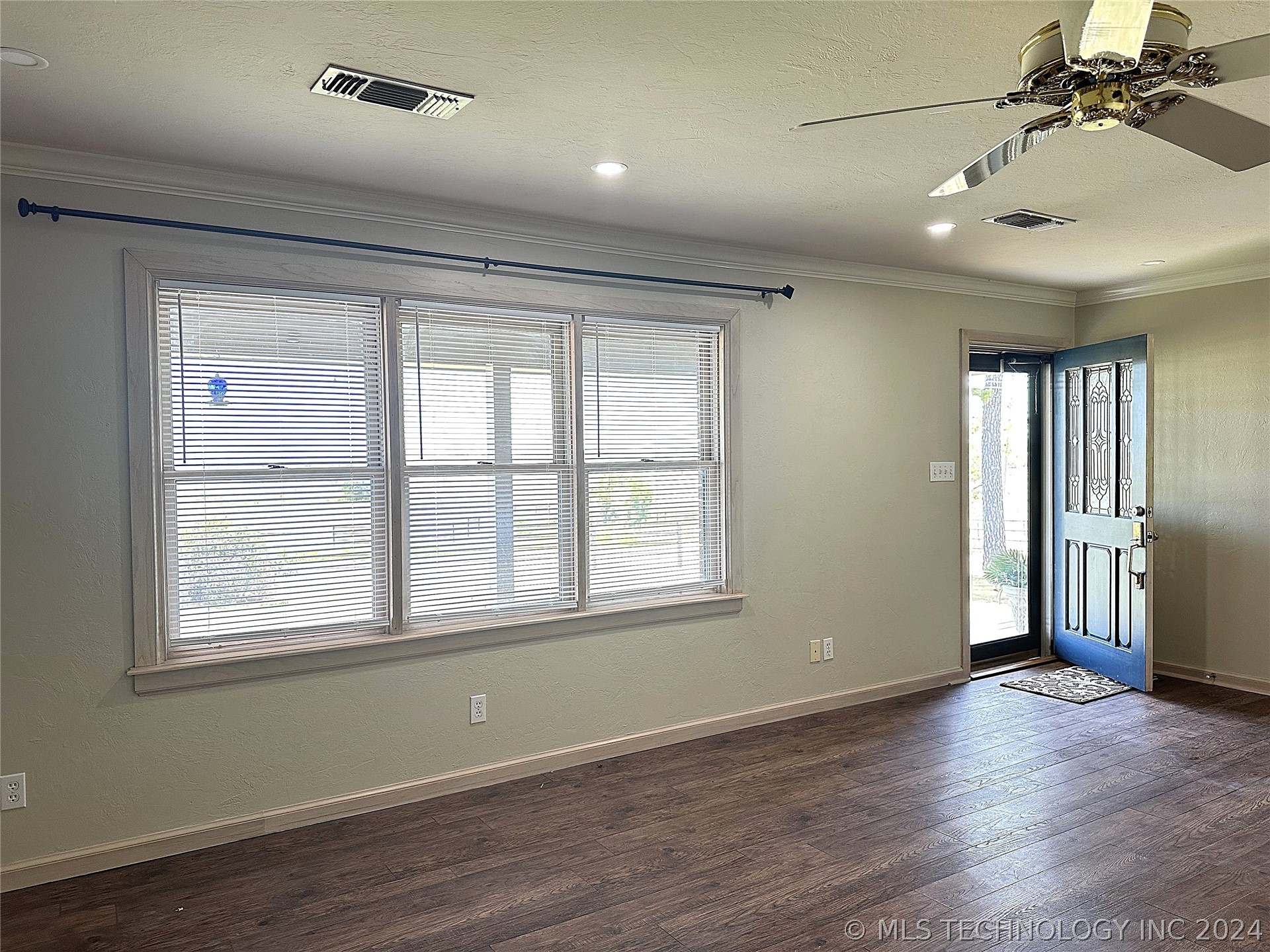 986 Cisco Road Property Photo 3