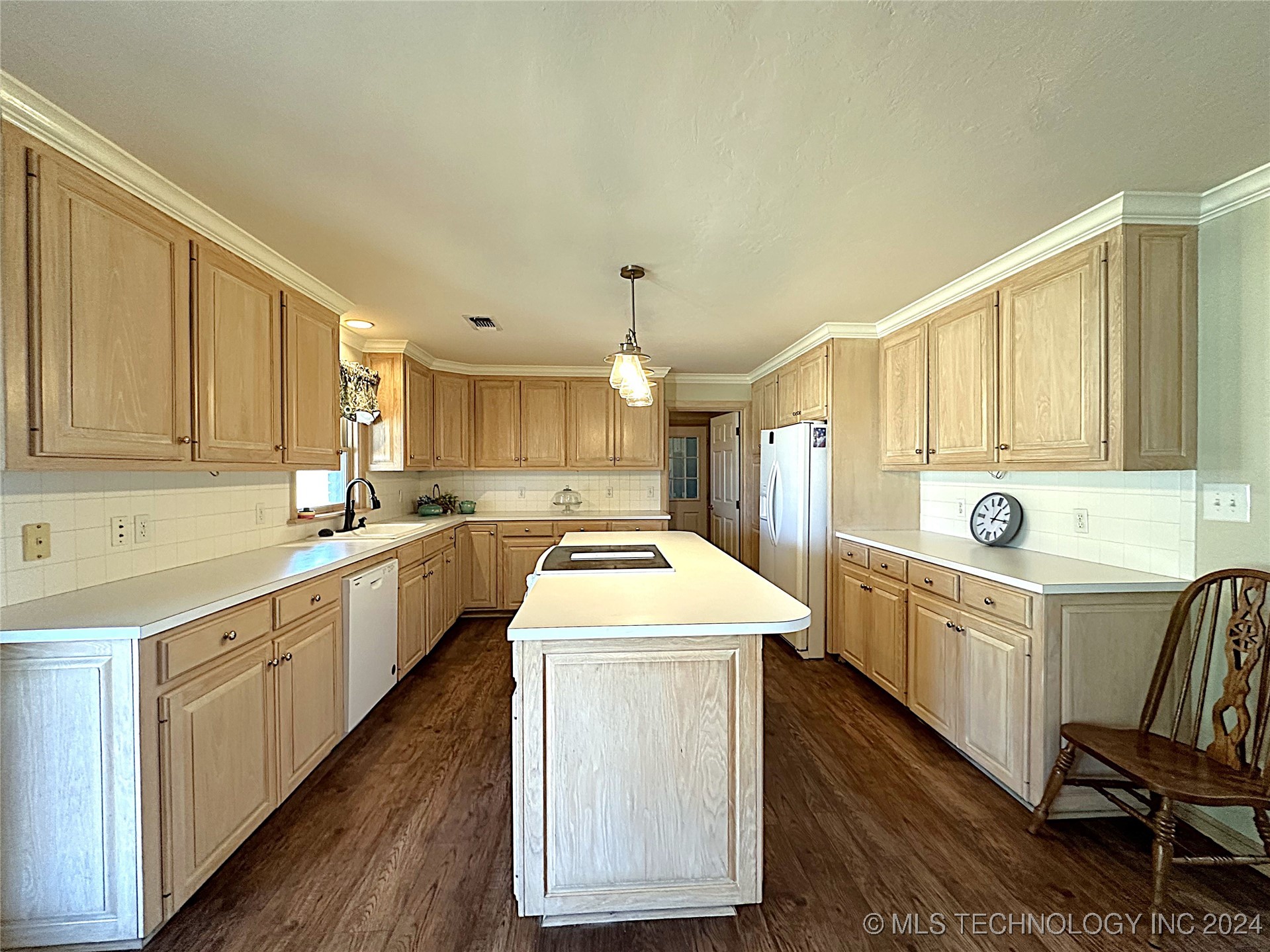 986 Cisco Road Property Photo 14