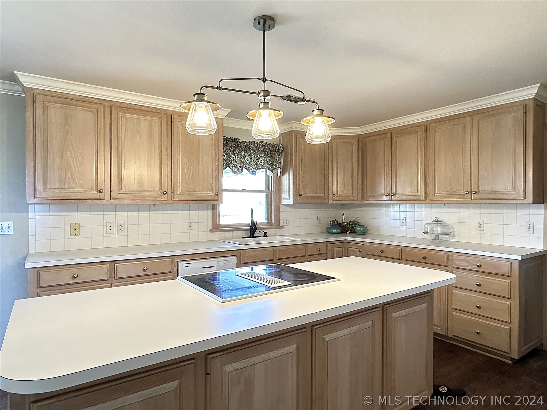 986 Cisco Road Property Photo 17
