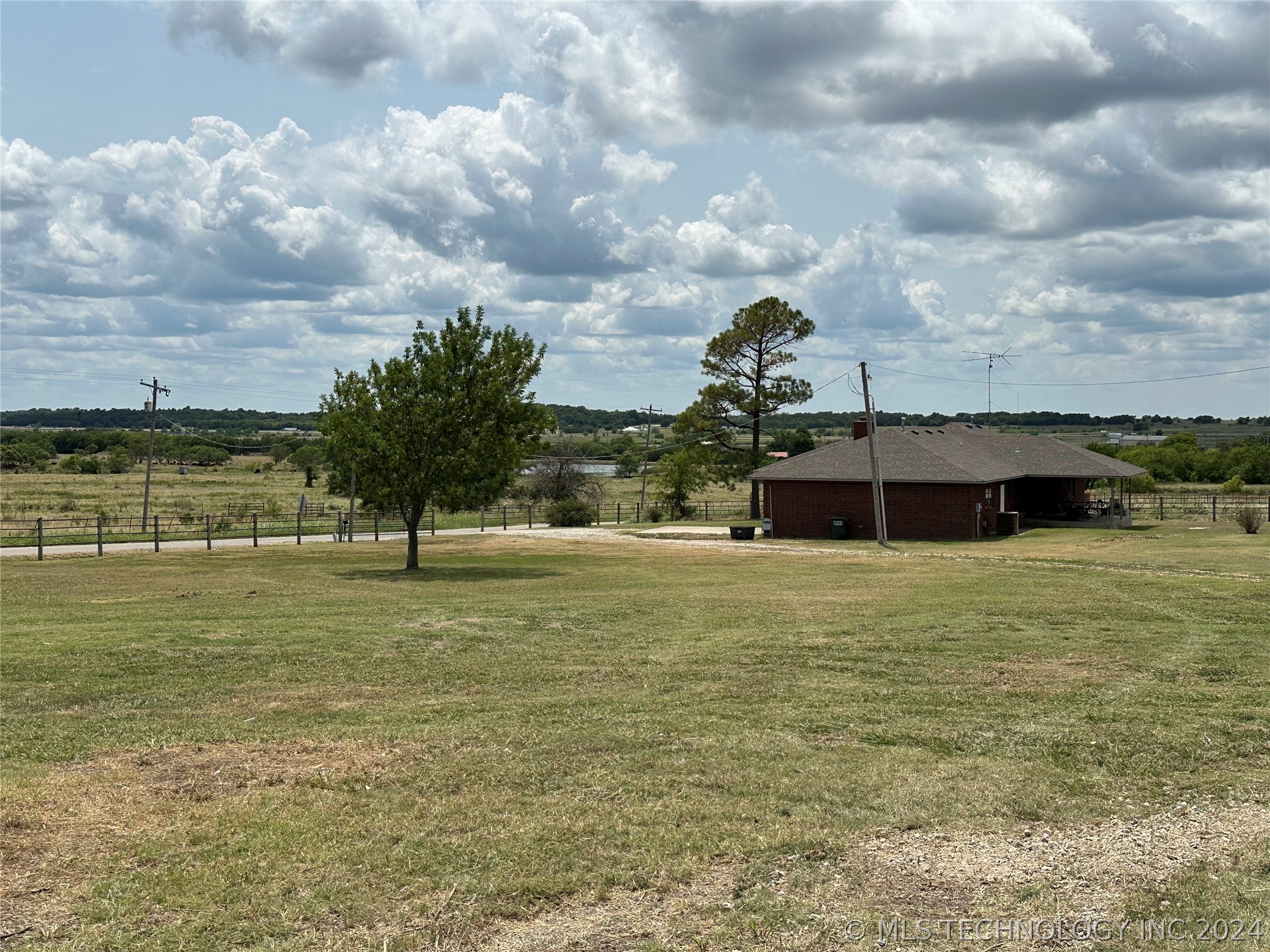 986 Cisco Road Property Photo 33