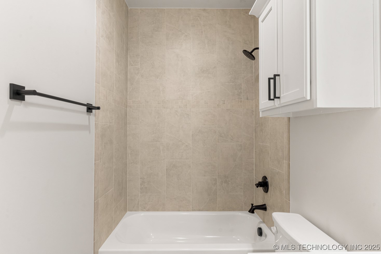 12714 S Irvington Avenue Property Photo 7