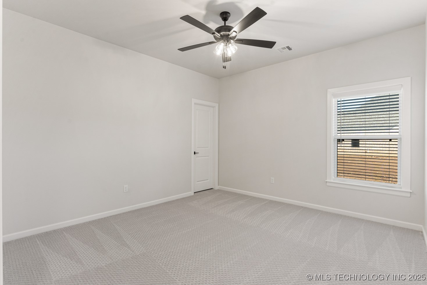 12714 S Irvington Avenue Property Photo 8