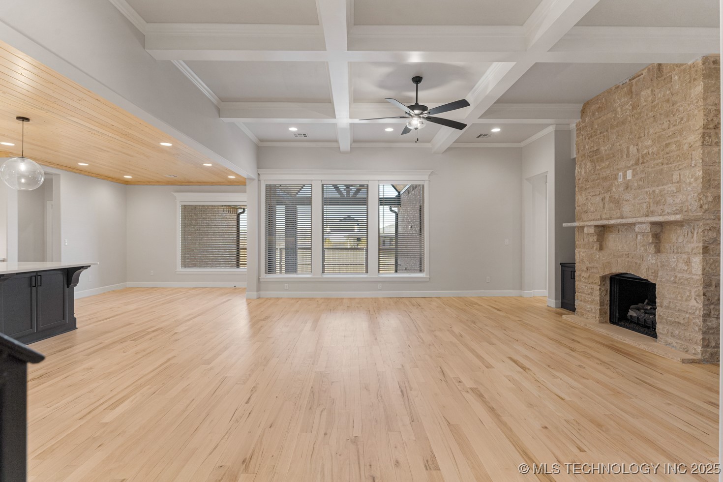 12714 S Irvington Avenue Property Photo 10
