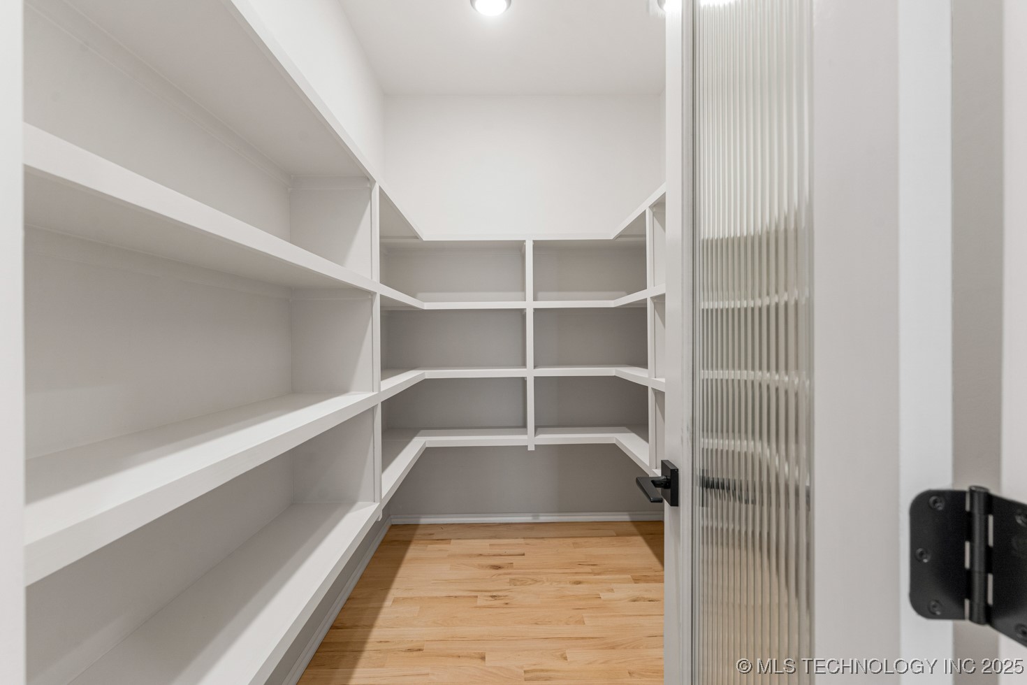 12714 S Irvington Avenue Property Photo 23