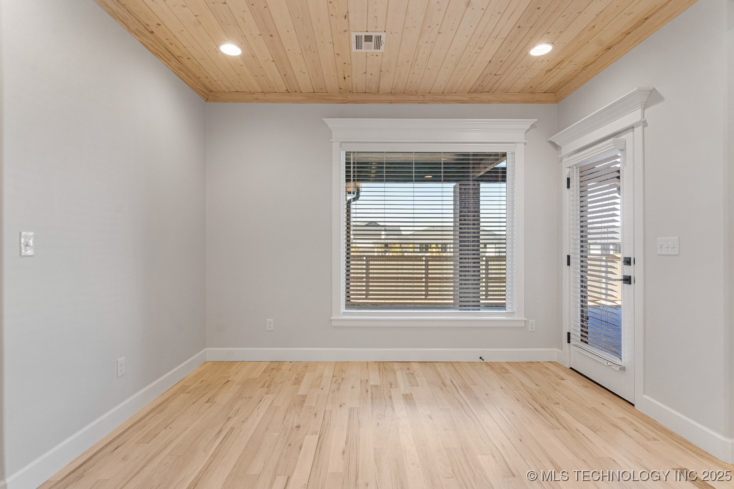 12714 S Irvington Avenue Property Photo 25