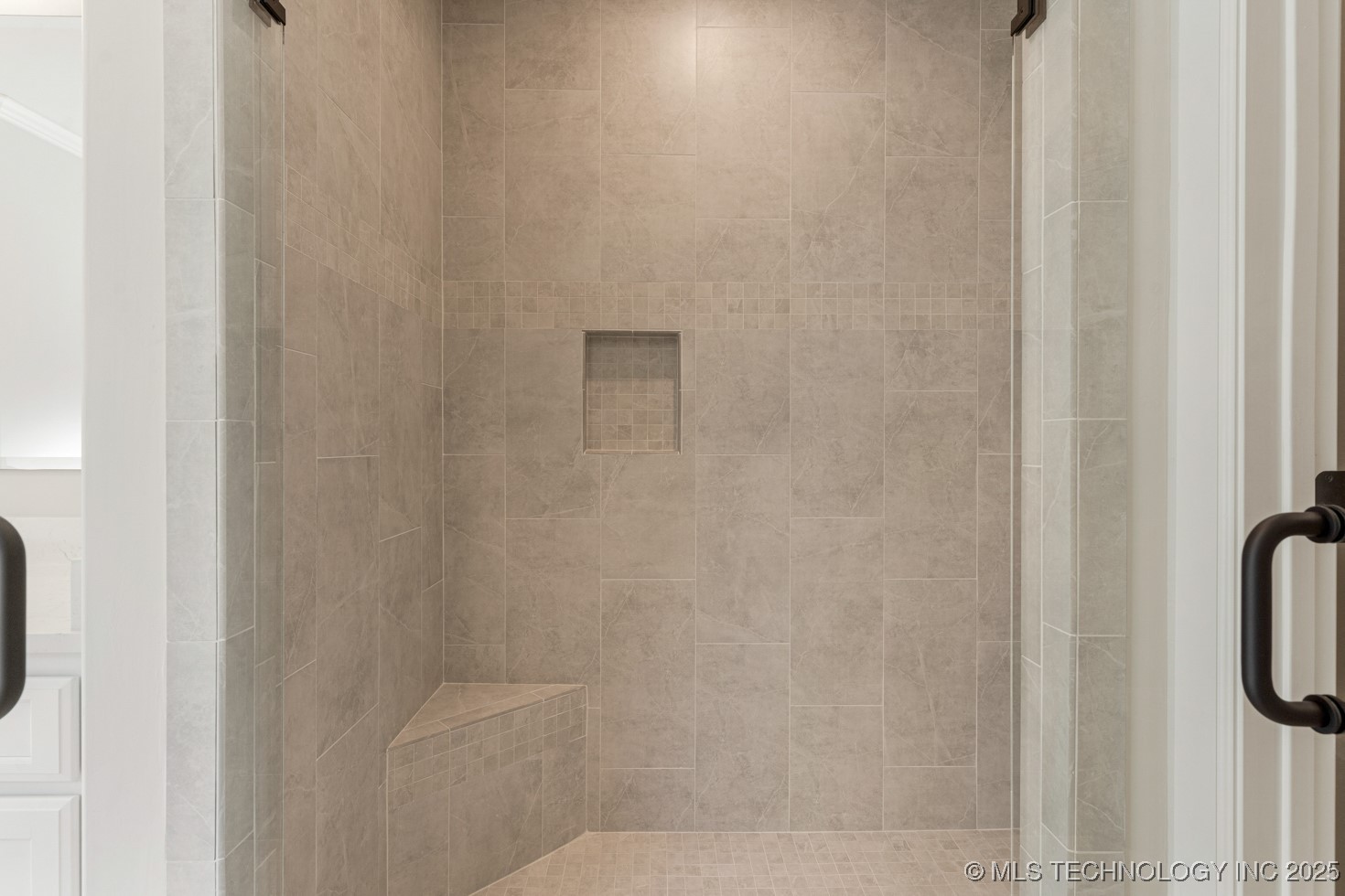 12714 S Irvington Avenue Property Photo 32