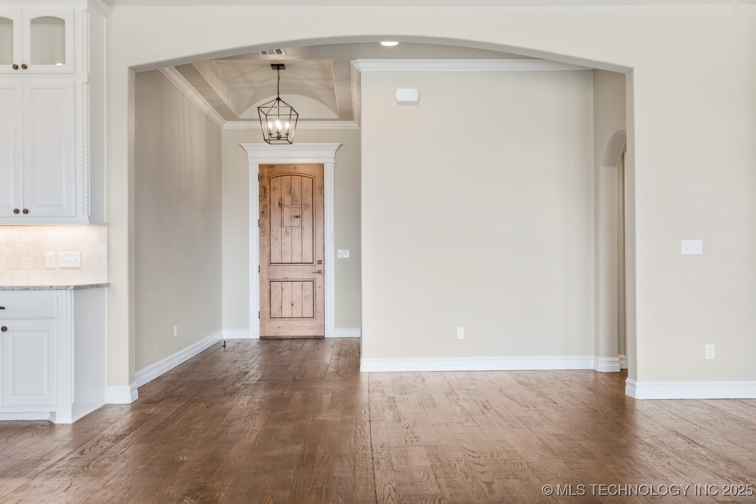 118 E 166th Place S Property Photo 3