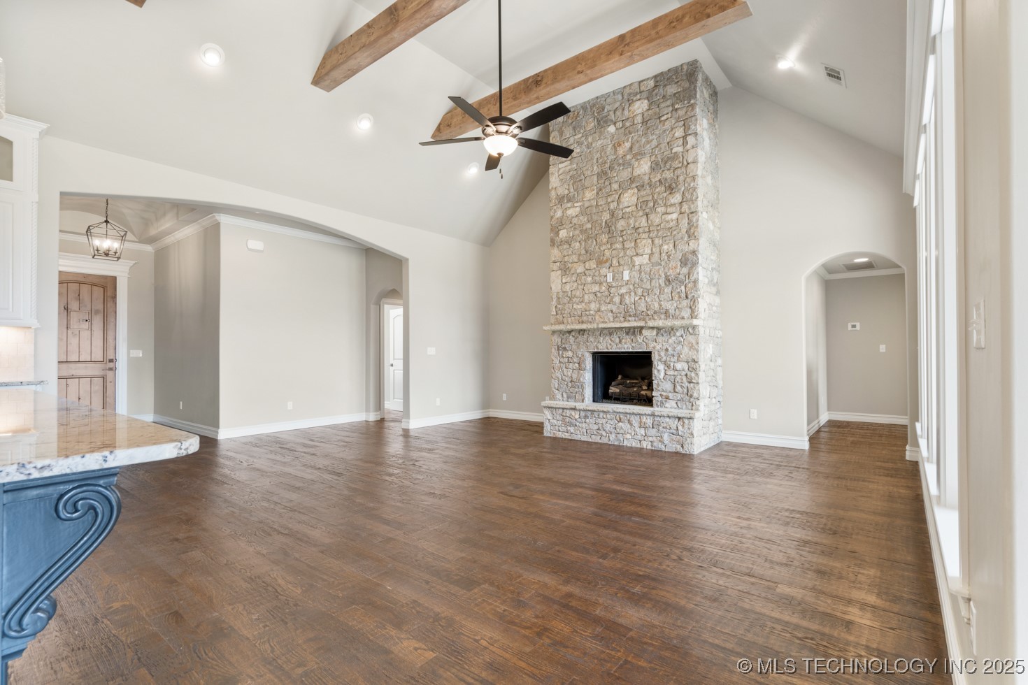 118 E 166th Place S Property Photo 4