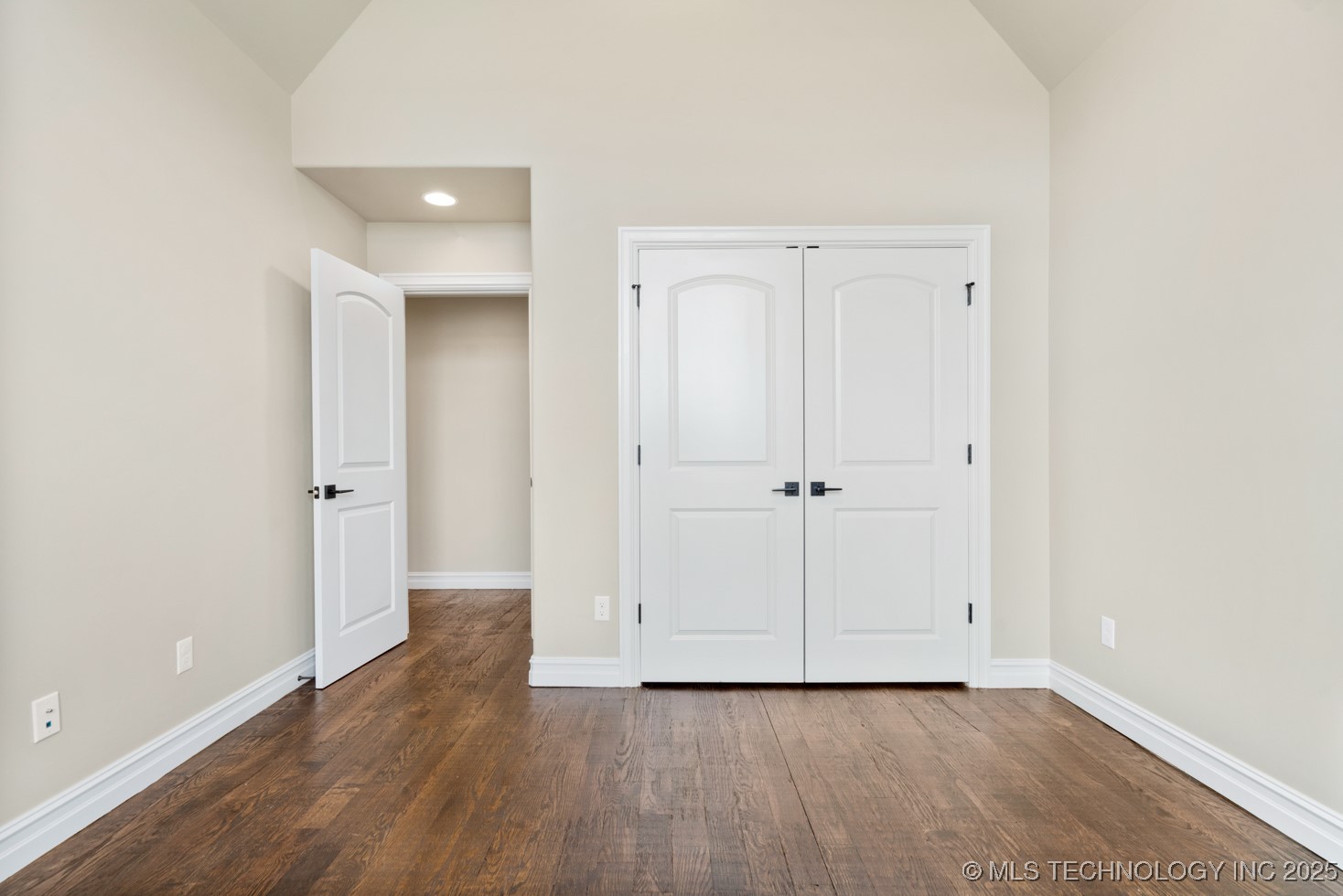 118 E 166th Place S Property Photo 17