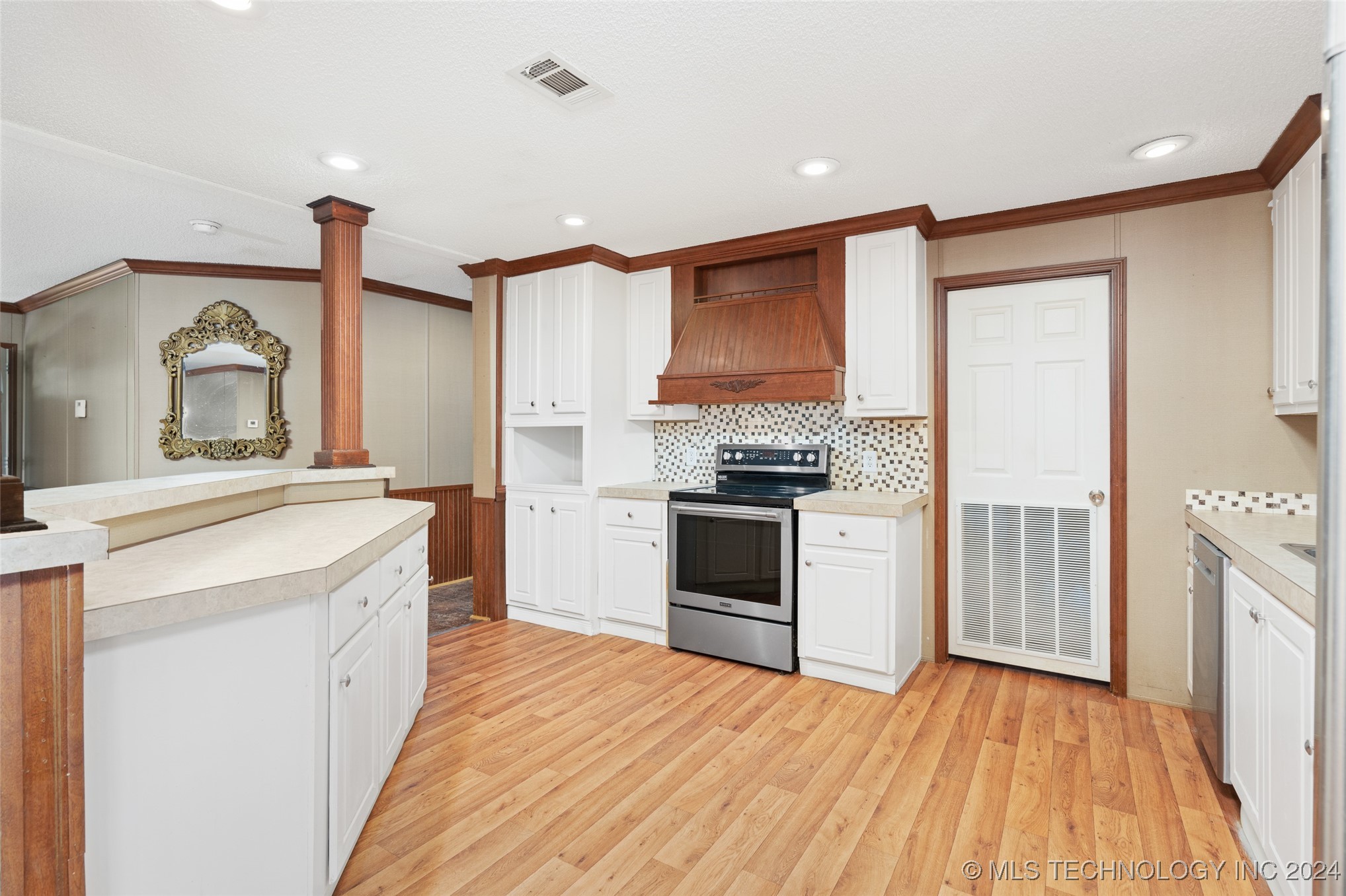 705 Country Club 2 Property Photo 9
