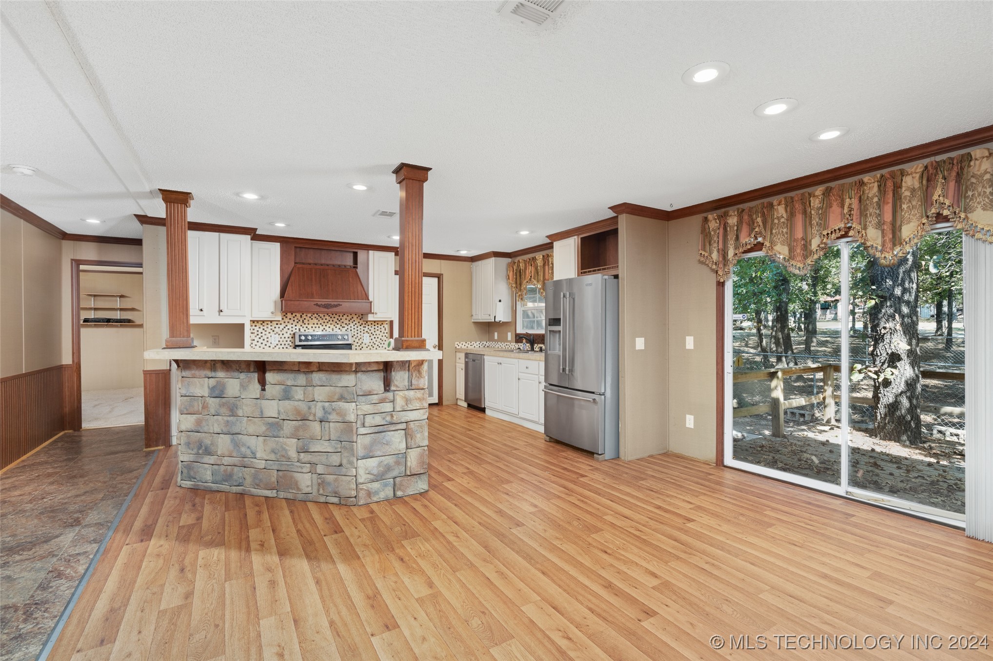 705 Country Club 2 Property Photo 13