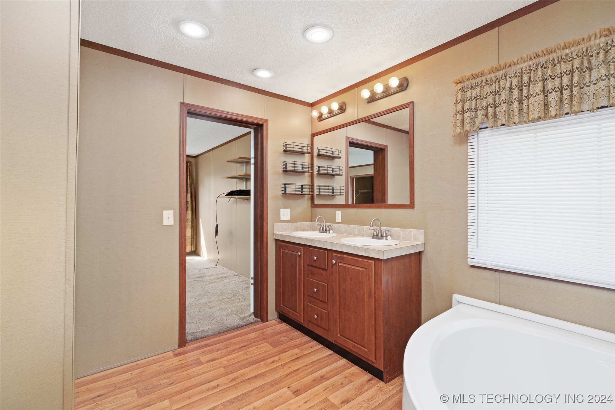 705 Country Club 2 Property Photo 20
