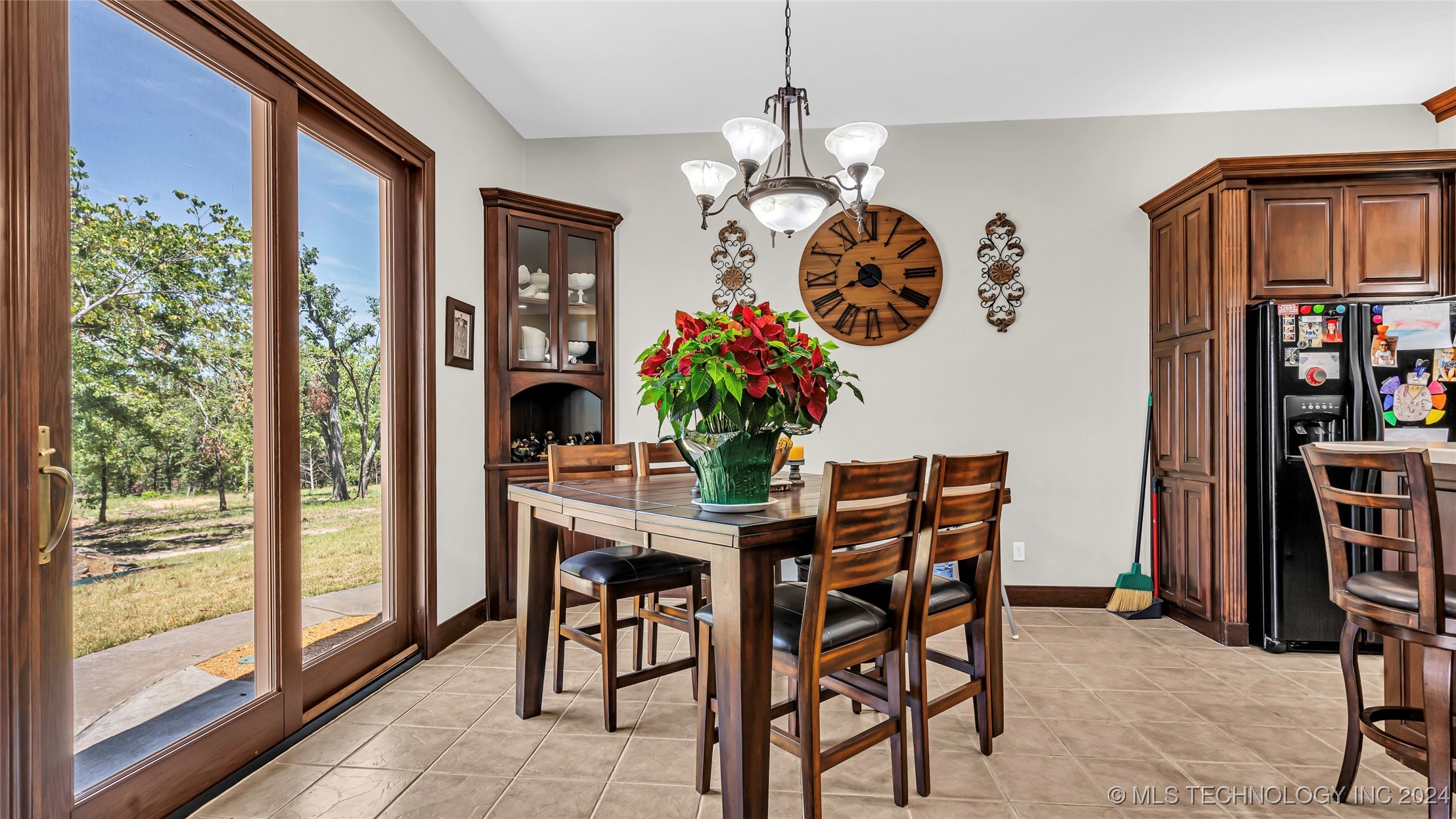 1557 Mockingbird Road Property Photo 10