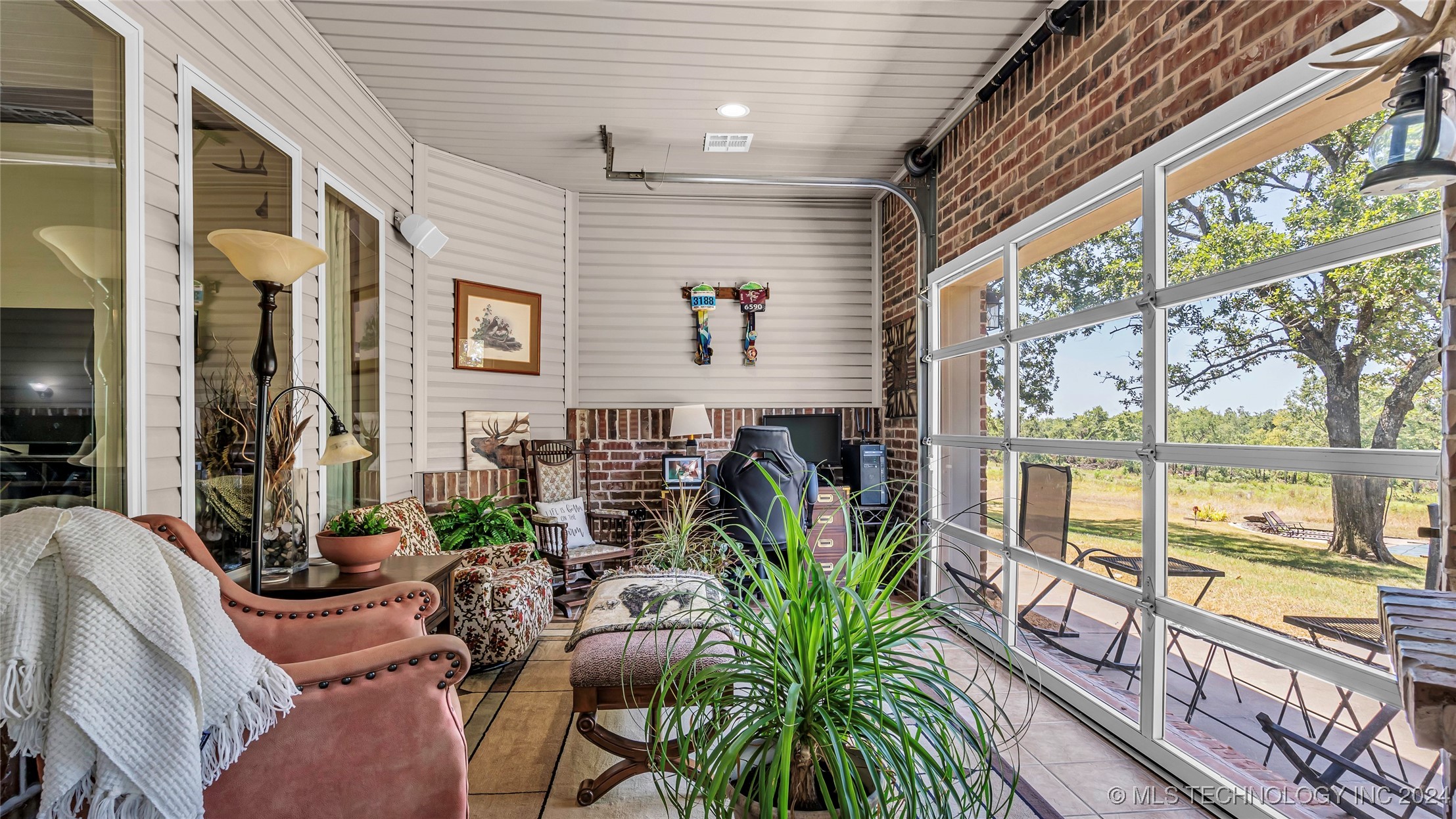 1557 Mockingbird Road Property Photo 14