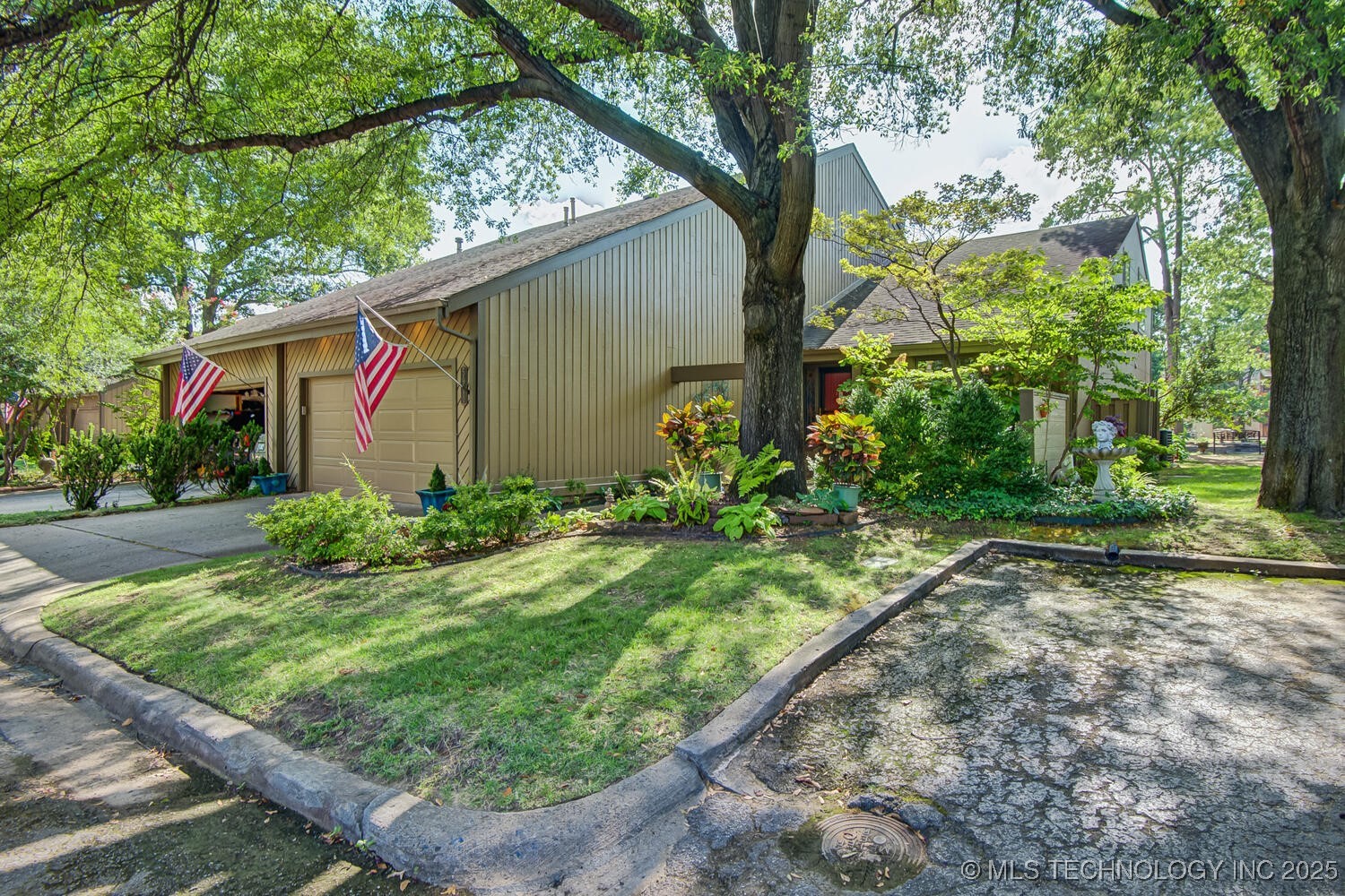 5910 S Atlanta Place 2 Property Photo 5