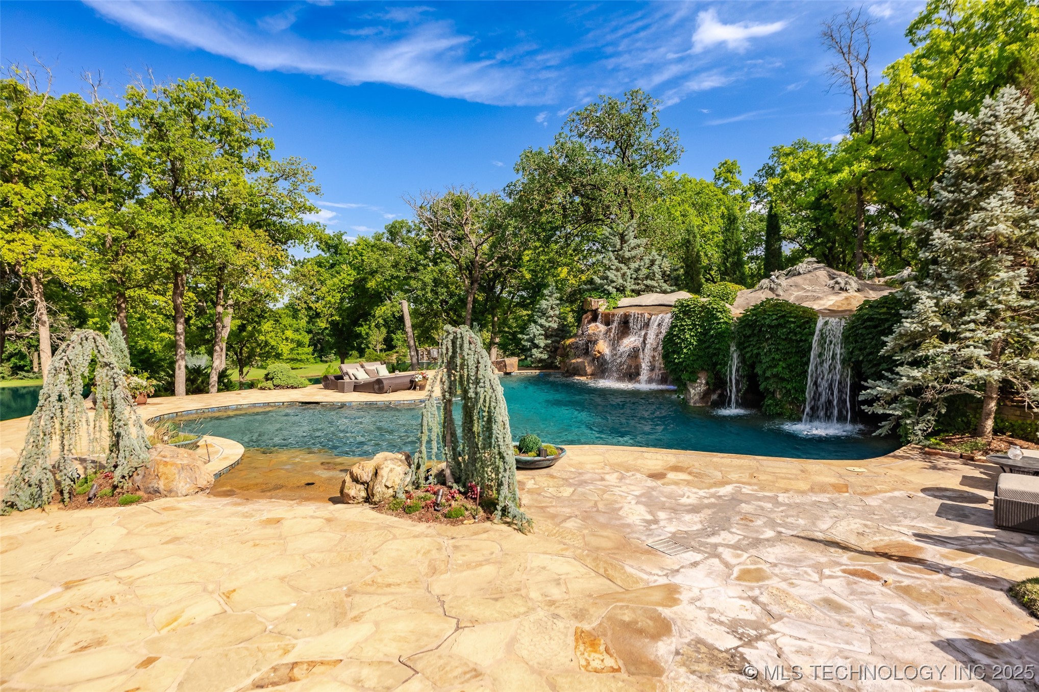 2701 Twin Creek Drive Property Photo 45